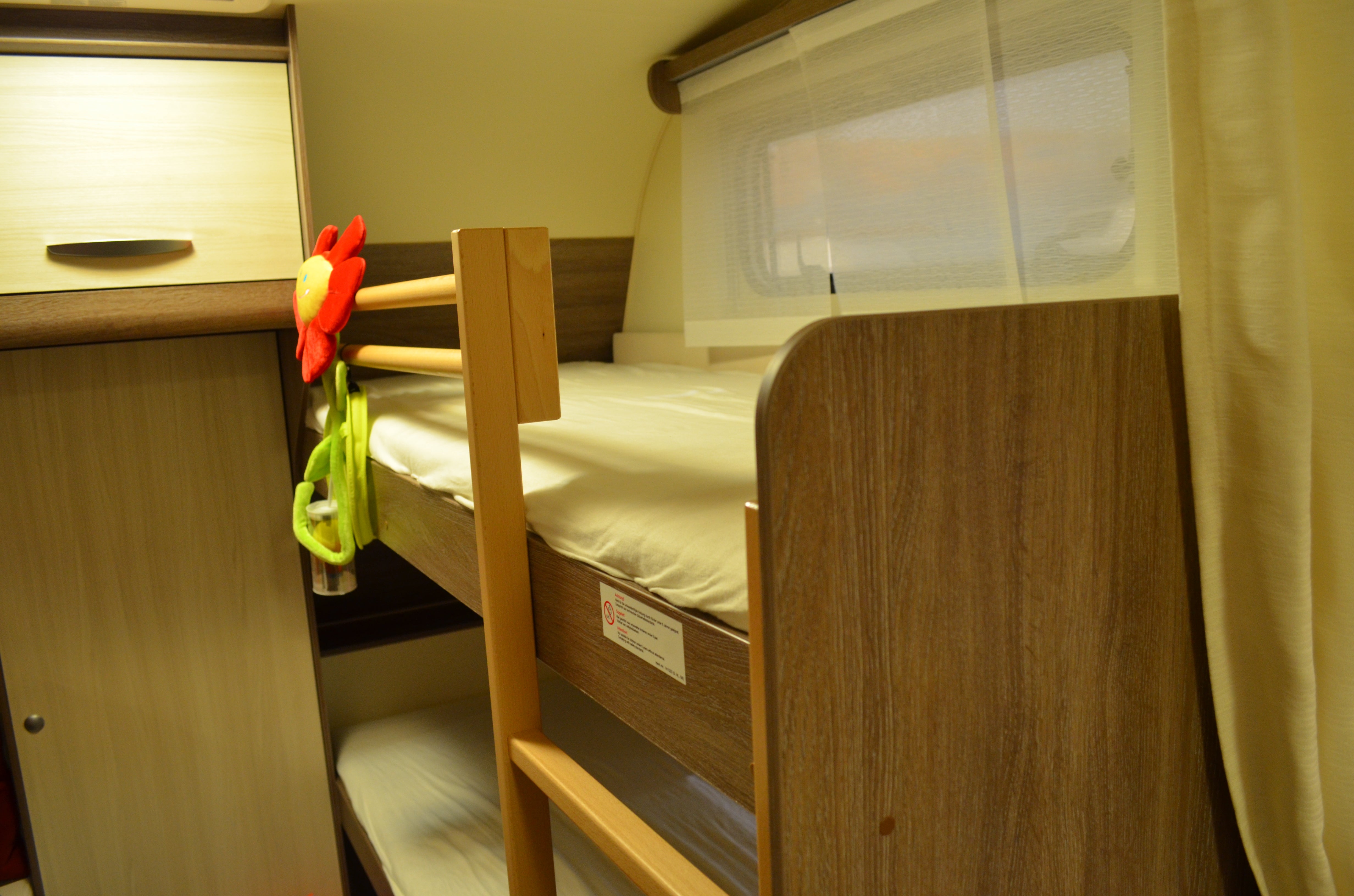 Wohnwagen Bürstner 510 TK- PLUS 7-Pers. Doppelhubbett / Kinderzimmer – 2