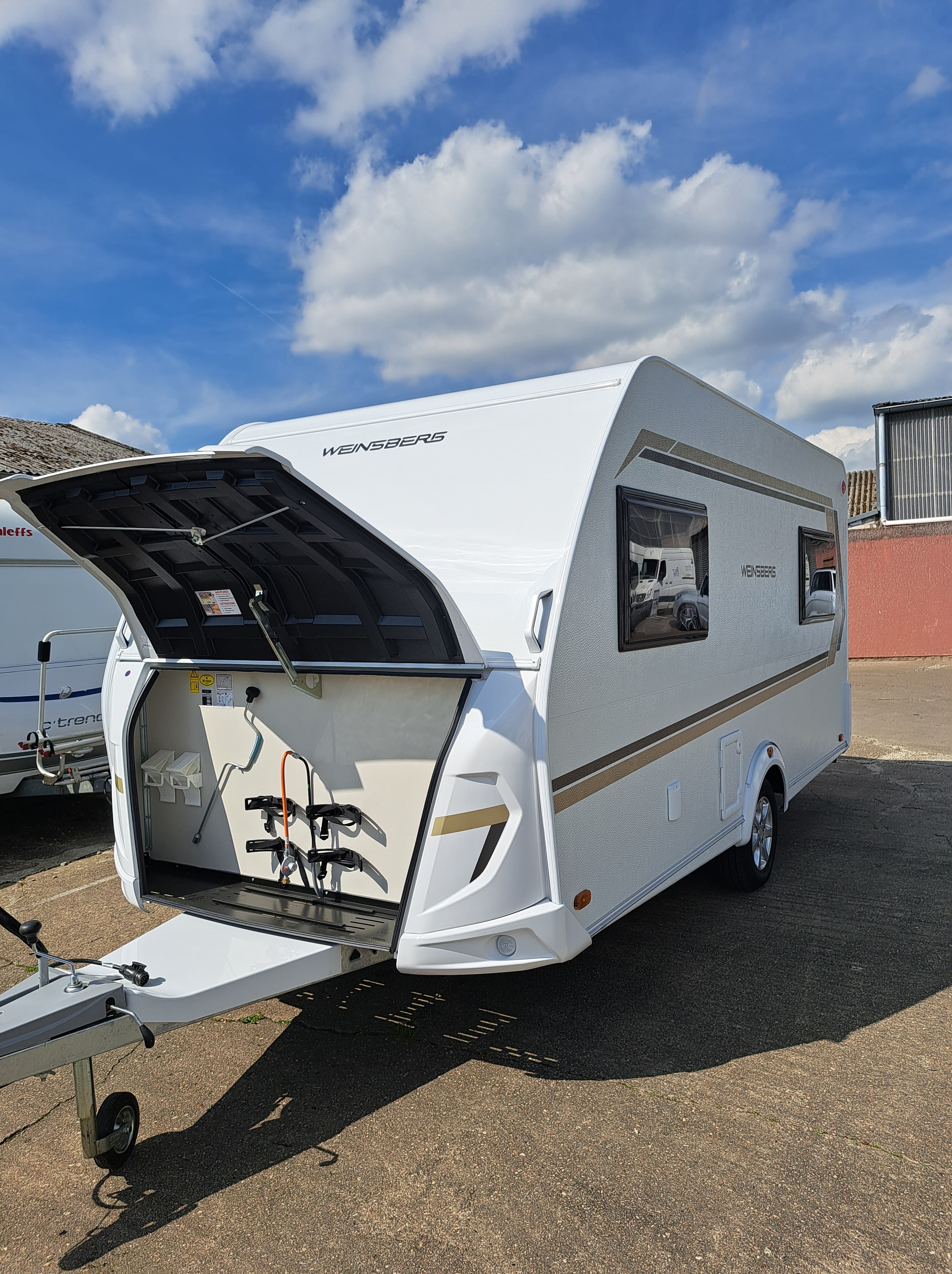 Weinsberg Cara-One 420 QD - Großer Kühlschrank und Fußbodenheizung!