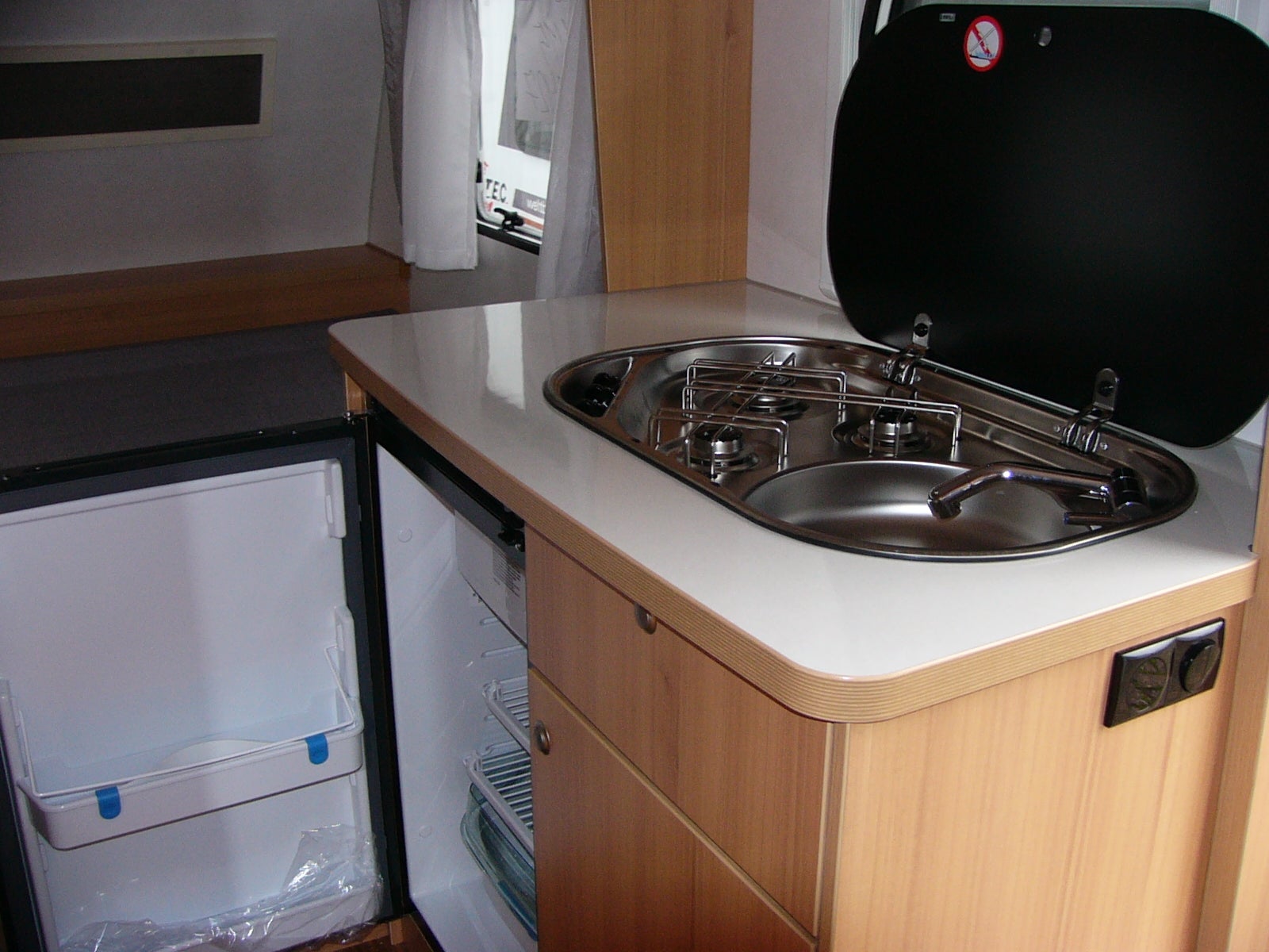 Wohnwagen TEC-415 kleiner Flitzer für 2-3 Personen – 4