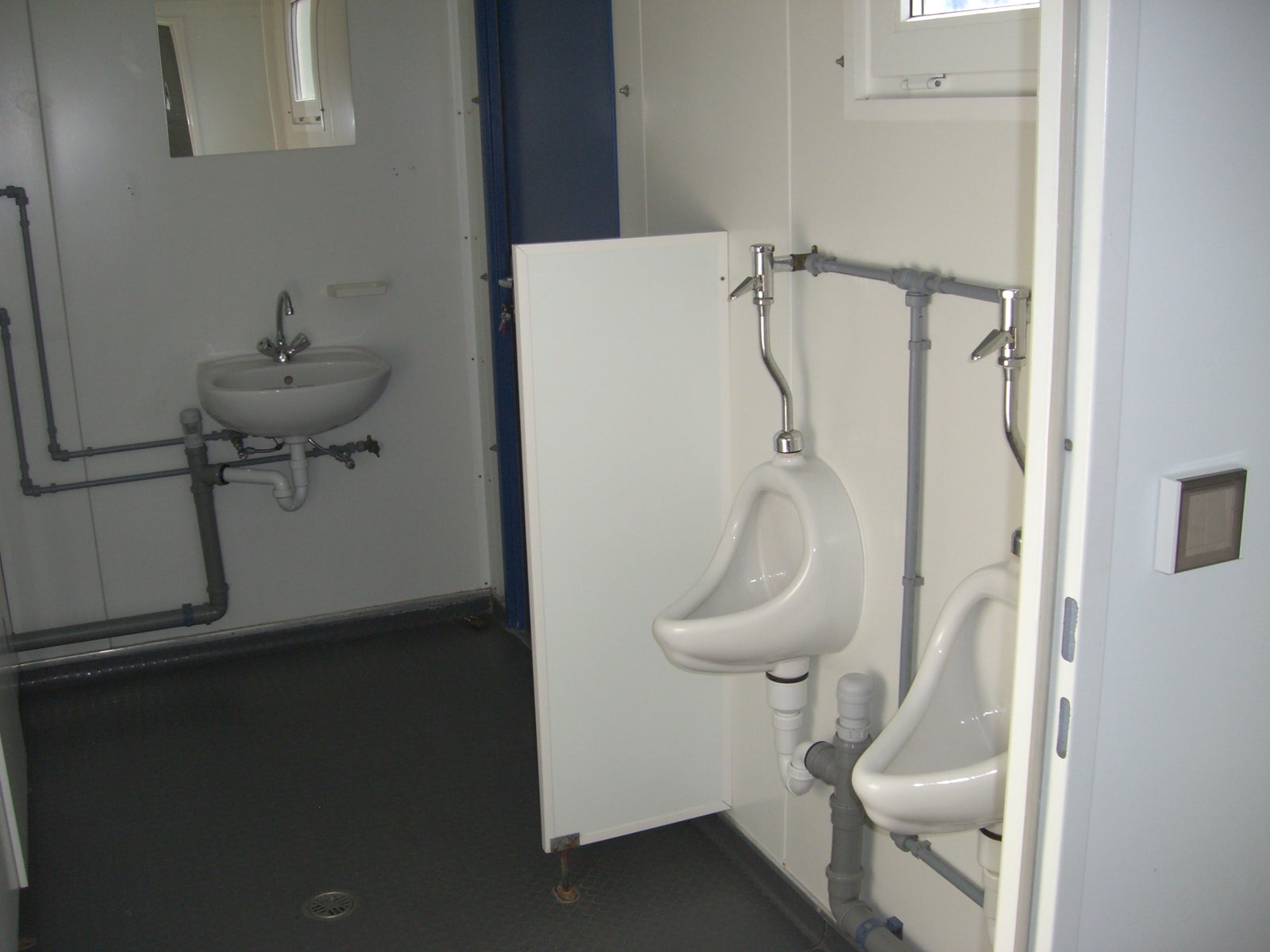 Sanitärcontainer, ca. 6,06 x 2,44 x 2,60, Mietcontainer – 2