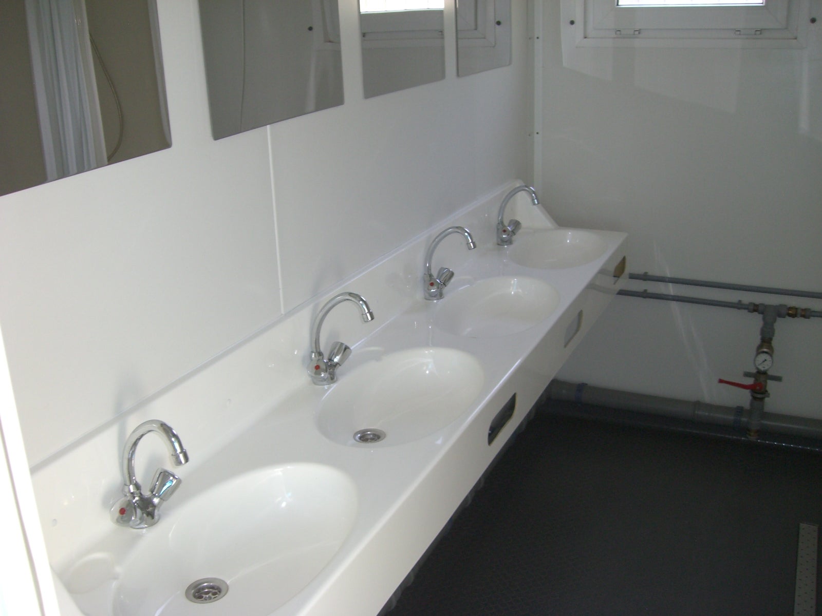 Sanitärcontainer, ca. 6,06 x 2,44 x 2,60, Mietcontainer – 3
