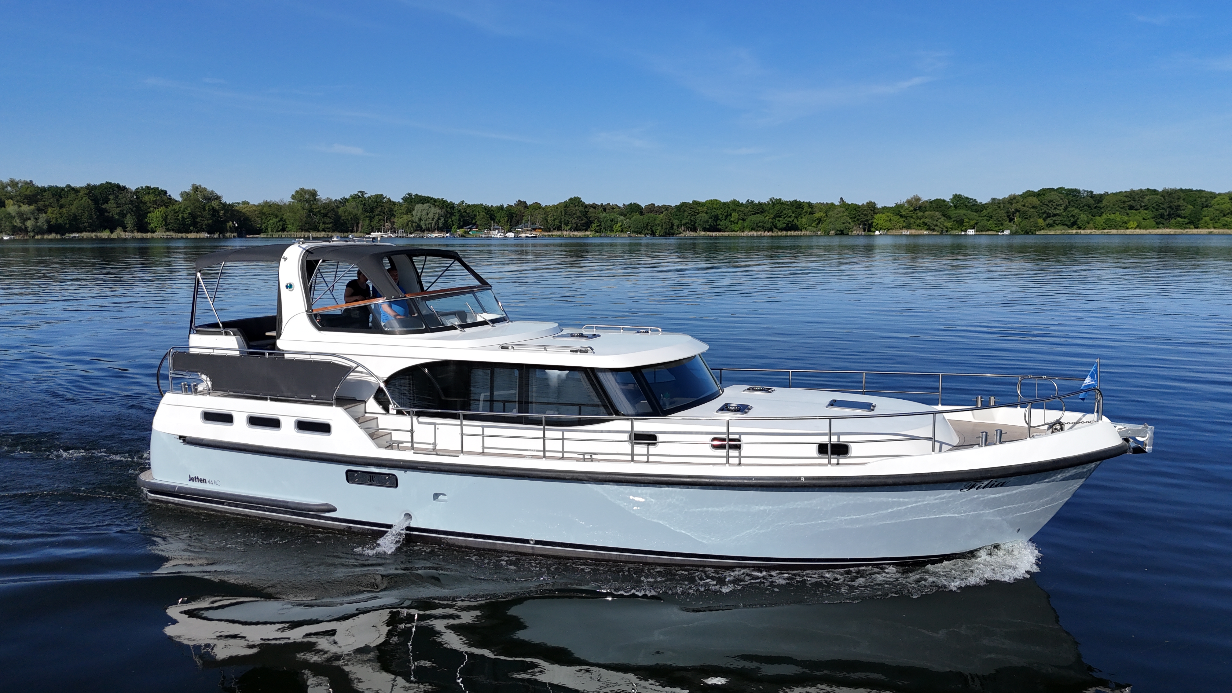 Jetten 44 AC "Filia" mieten bei Yachtcharter Werder (Geschäftsführer/Betreiber: Bennet Seide