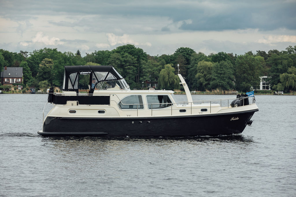 Jetten 37 AC "Frida" mieten bei Yachtcharter Werder (Geschäftsführer/Betreiber: Bennet Seide