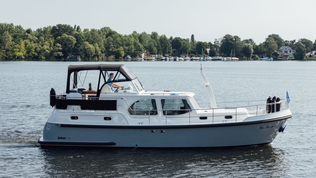 Jetten 37 AC "La Loca" mieten bei Yachtcharter Werder (Geschäftsführer/Betreiber: Bennet Seide