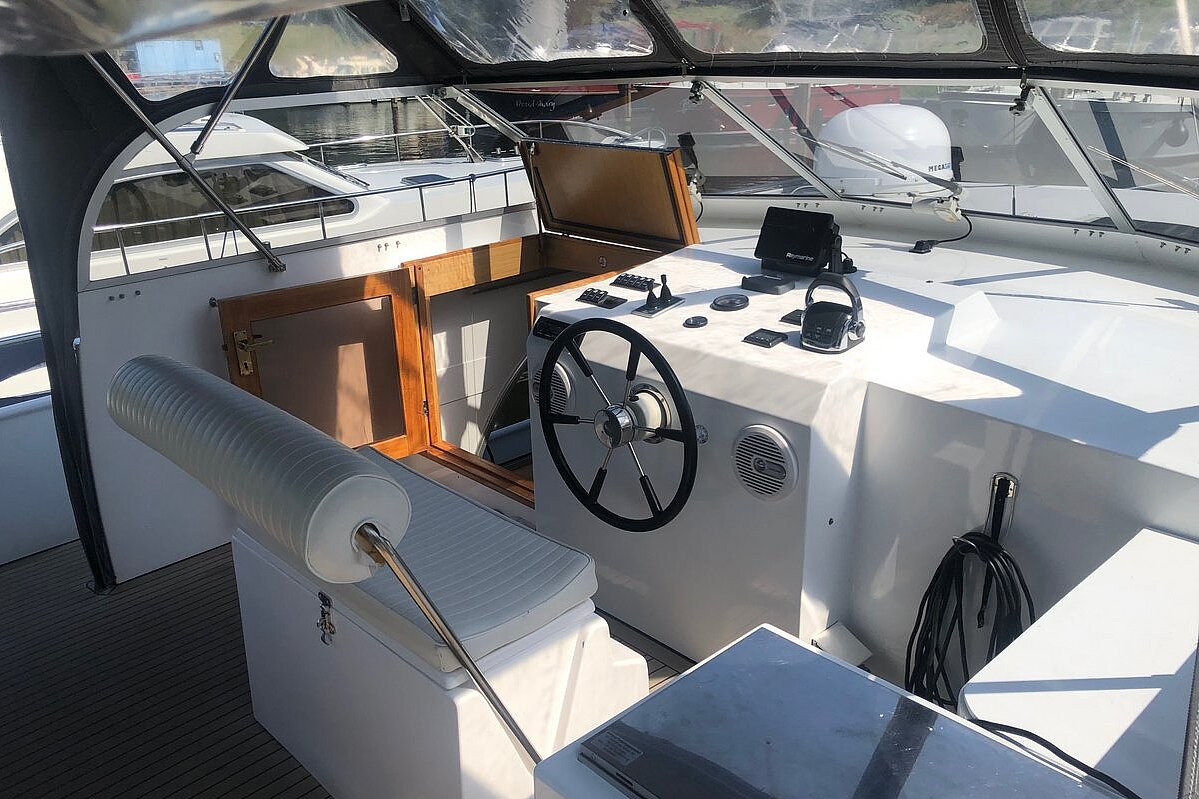 Platinum - M-Retro 120 mieten bei Müritz-Yacht-Management e.K. (Inhaber: Dipl.-Wjur. Andreas M