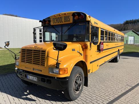 Partybus in GELB Eventbus US BUS SCHOOLBUS Schulbus Partyliner Limobus