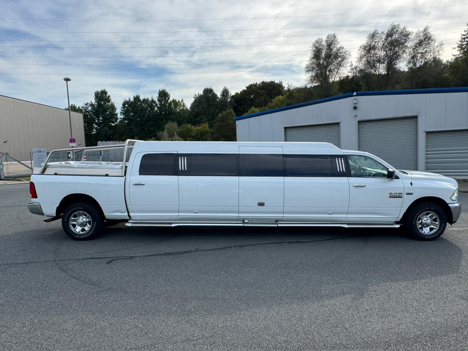 Dodge RAM 2500 XXXL-Mega-Stretchlimousine weiß/pink inkl. Whirlpool – 4