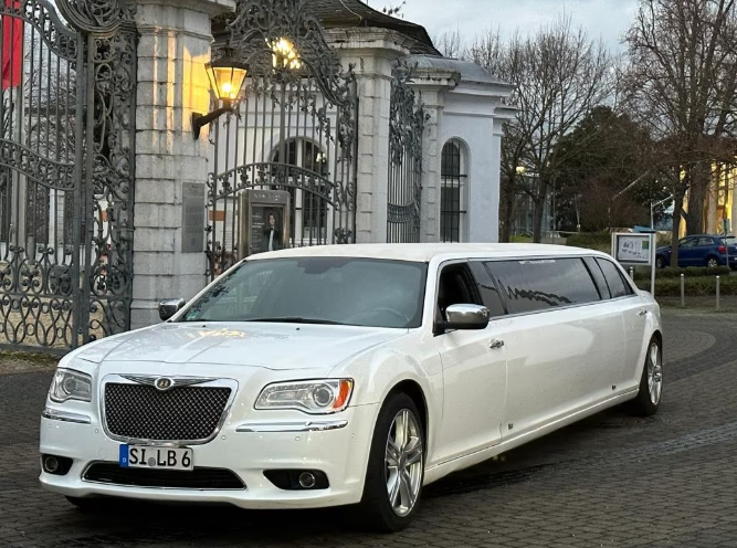 Chrysler 300c Stretchlimousine weiß, Hochzeitsauto, Junggesellenabschied, Party, extravaganter Auftritt – 2