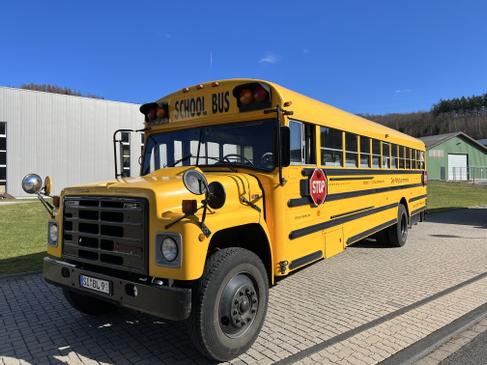 US Party Schoolbus Partybus Junggesellenenabschied für JGA Stripper Stripshow mieten Partybus Eventbus - Perfekt für Junggesellenenabschied und Weihnachtsfeiern