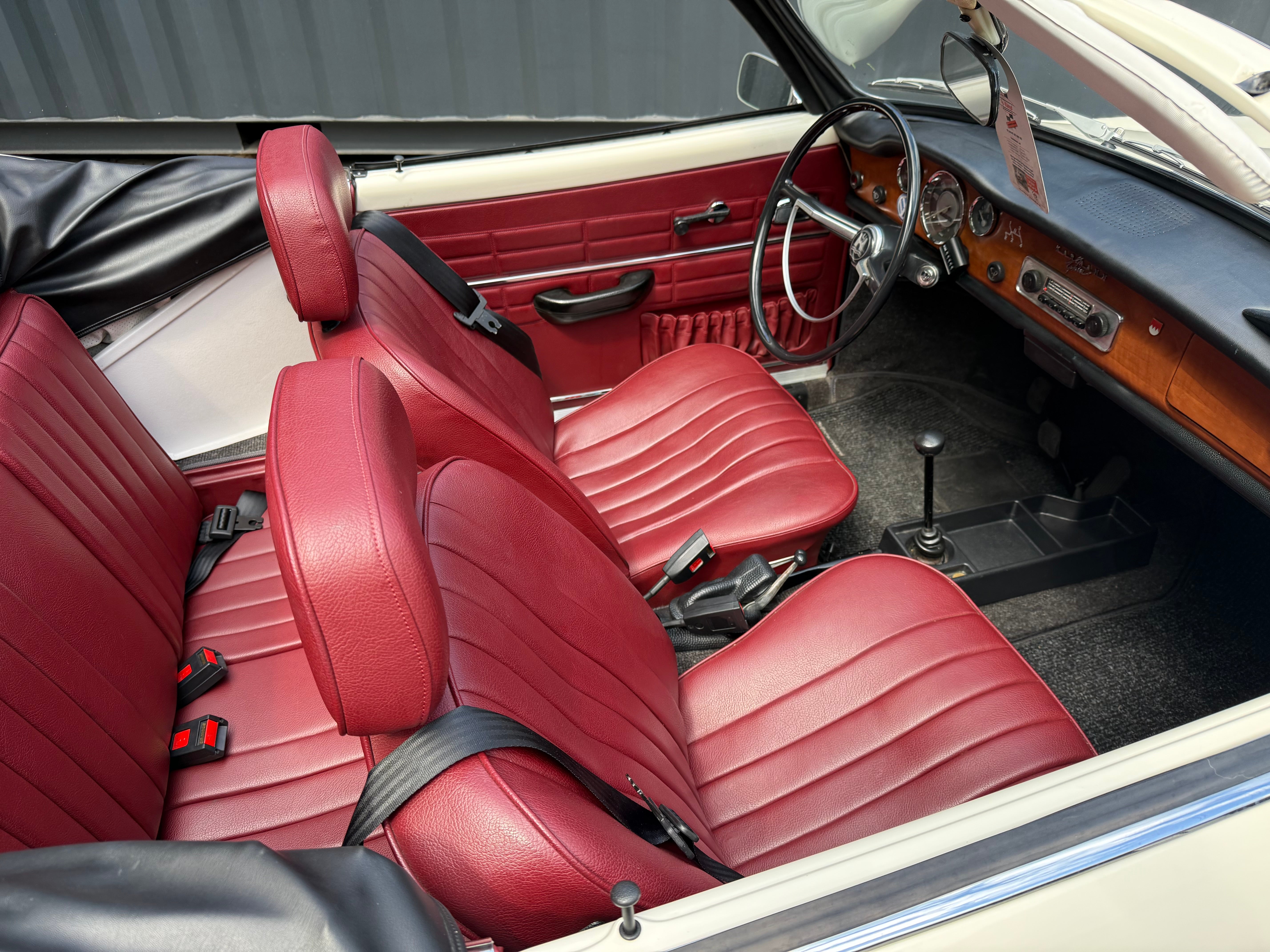 VW Karmann Ghia Cabriolet für Selbstfahrer – 3
