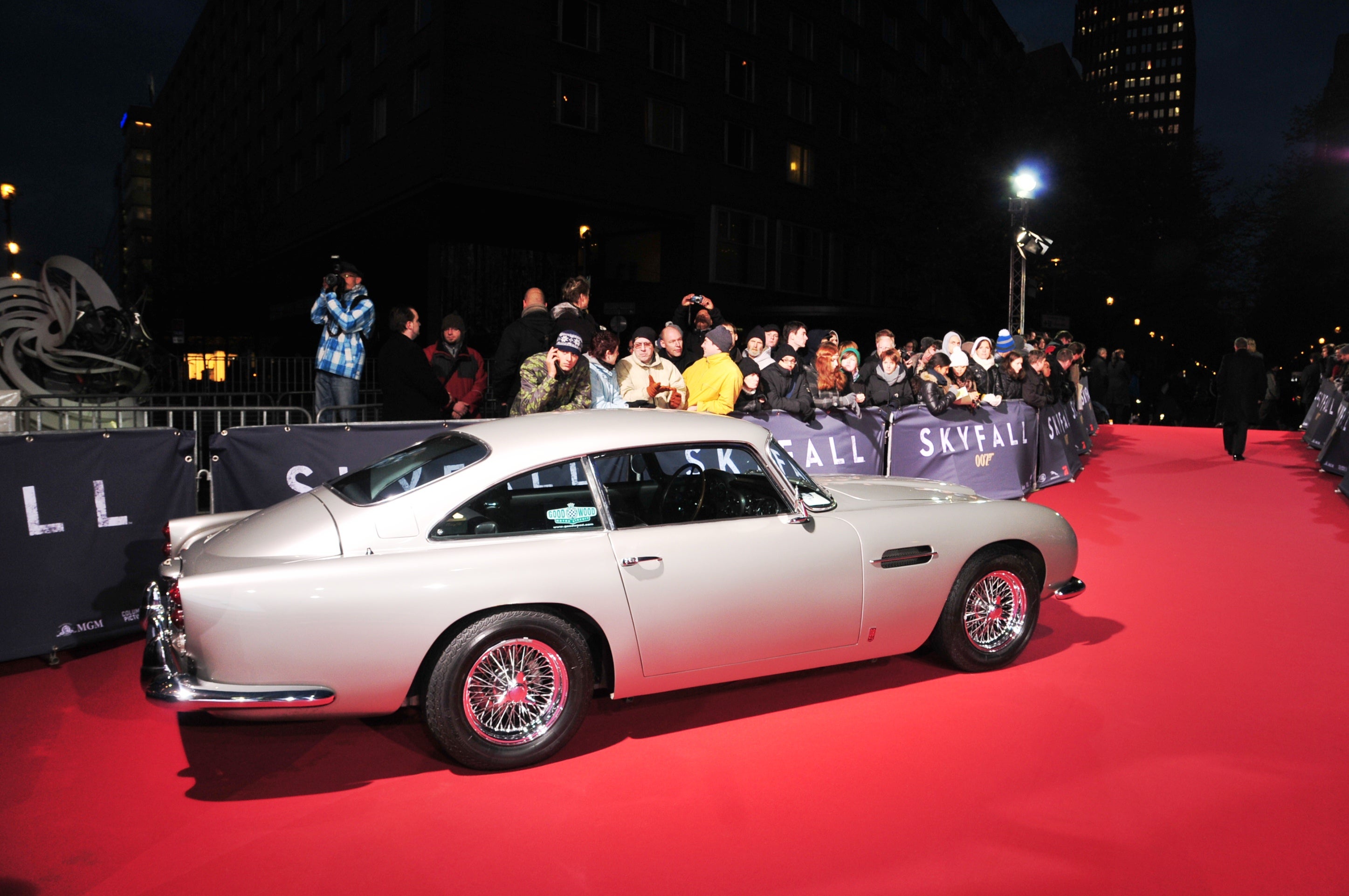 Aston Martin DB5 James Bond 007 "NO TIME TO DIE" "Skyfall" "GOLDFINGER"