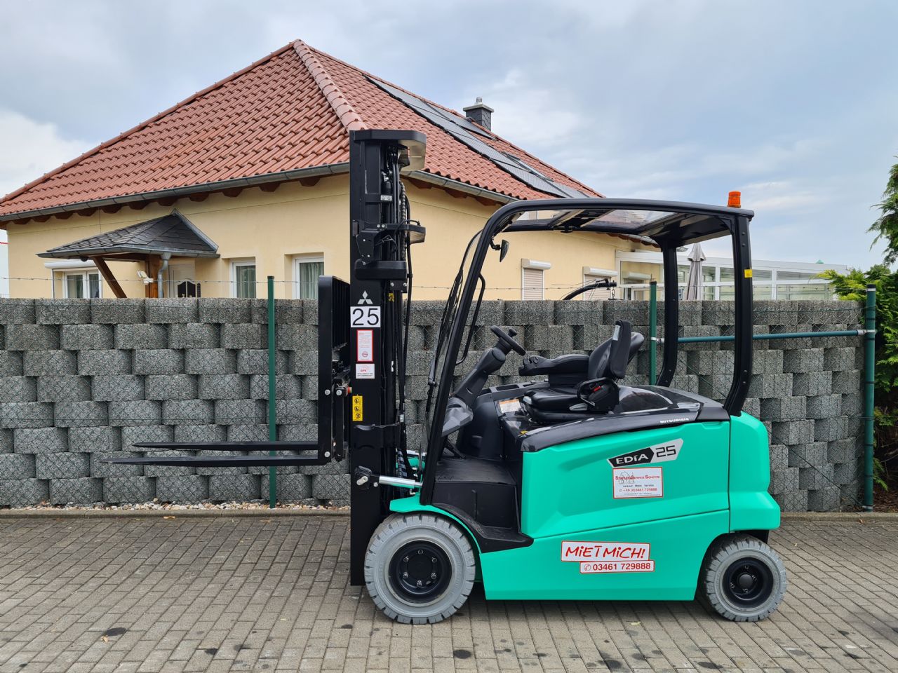Mitsubishi FB25N-80E mieten bei Stapler-Service Schütze GmbH & Co. KG