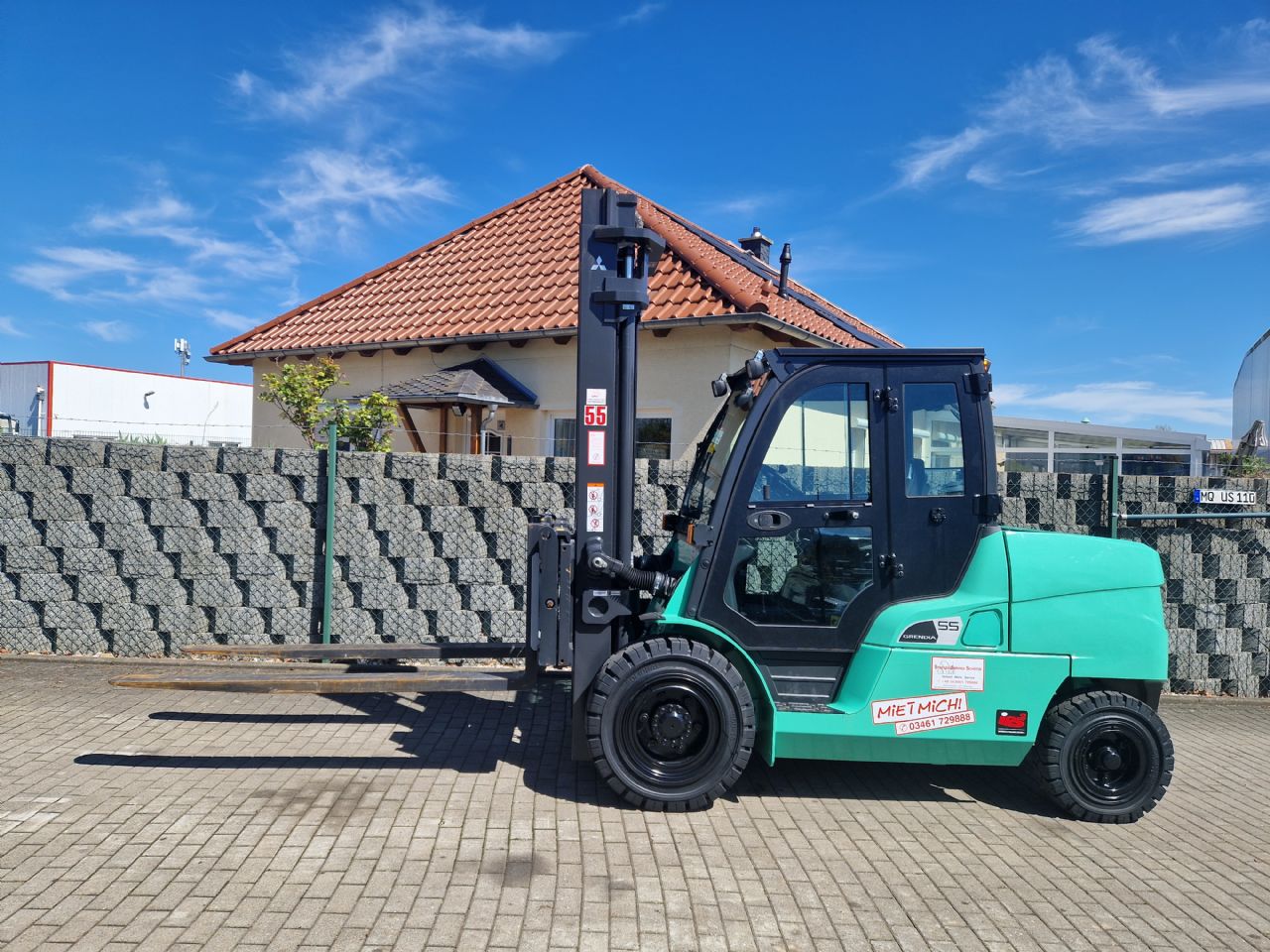 Mitsubishi FD55N3 mieten bei Stapler-Service Schütze GmbH & Co. KG