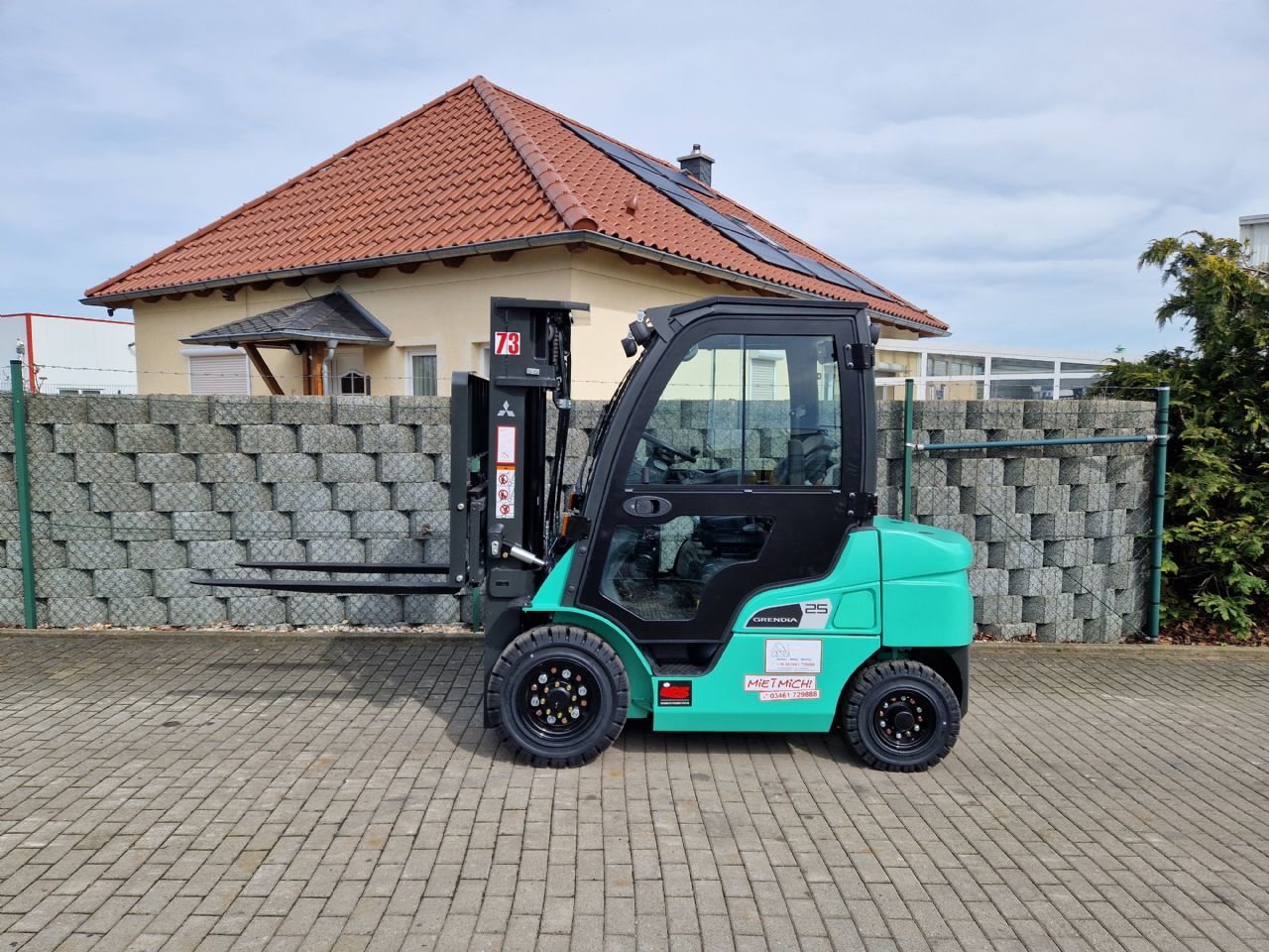 Mitsubishi FD25N3 mieten bei Stapler-Service Schütze GmbH & Co. KG