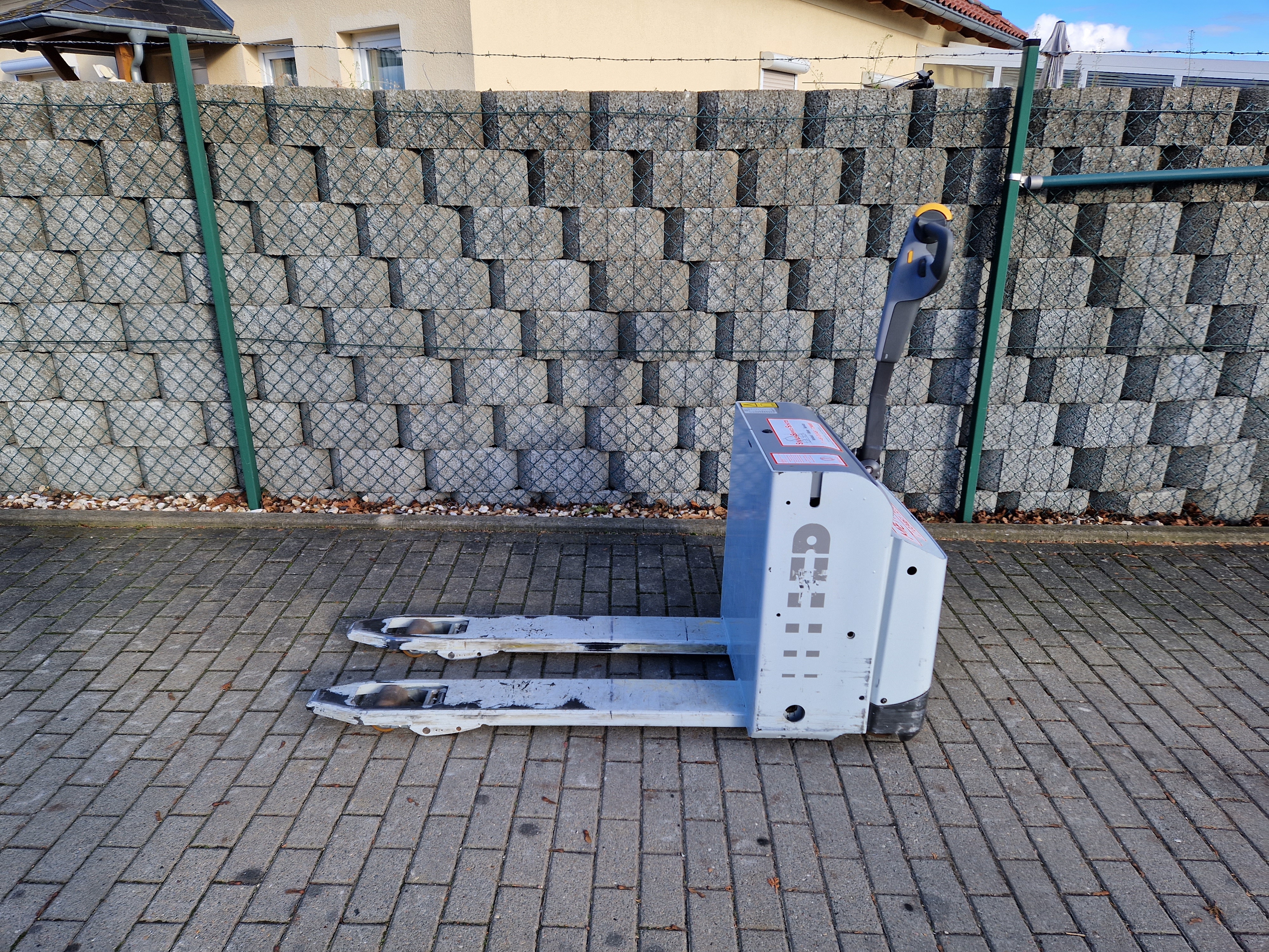 UniCarriers PLL180AC mieten bei Stapler-Service Schütze GmbH & Co. KG