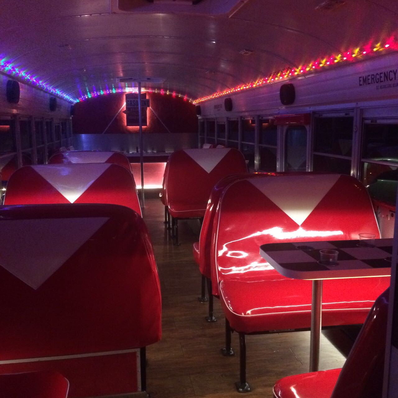 Partybus / Amerikanischer Schoolbus der Extraklasse für 26 Personen – 2