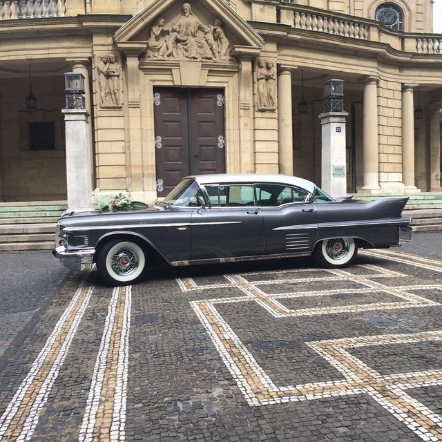 Oldtimer Cadillac Sedan De Ville – 3