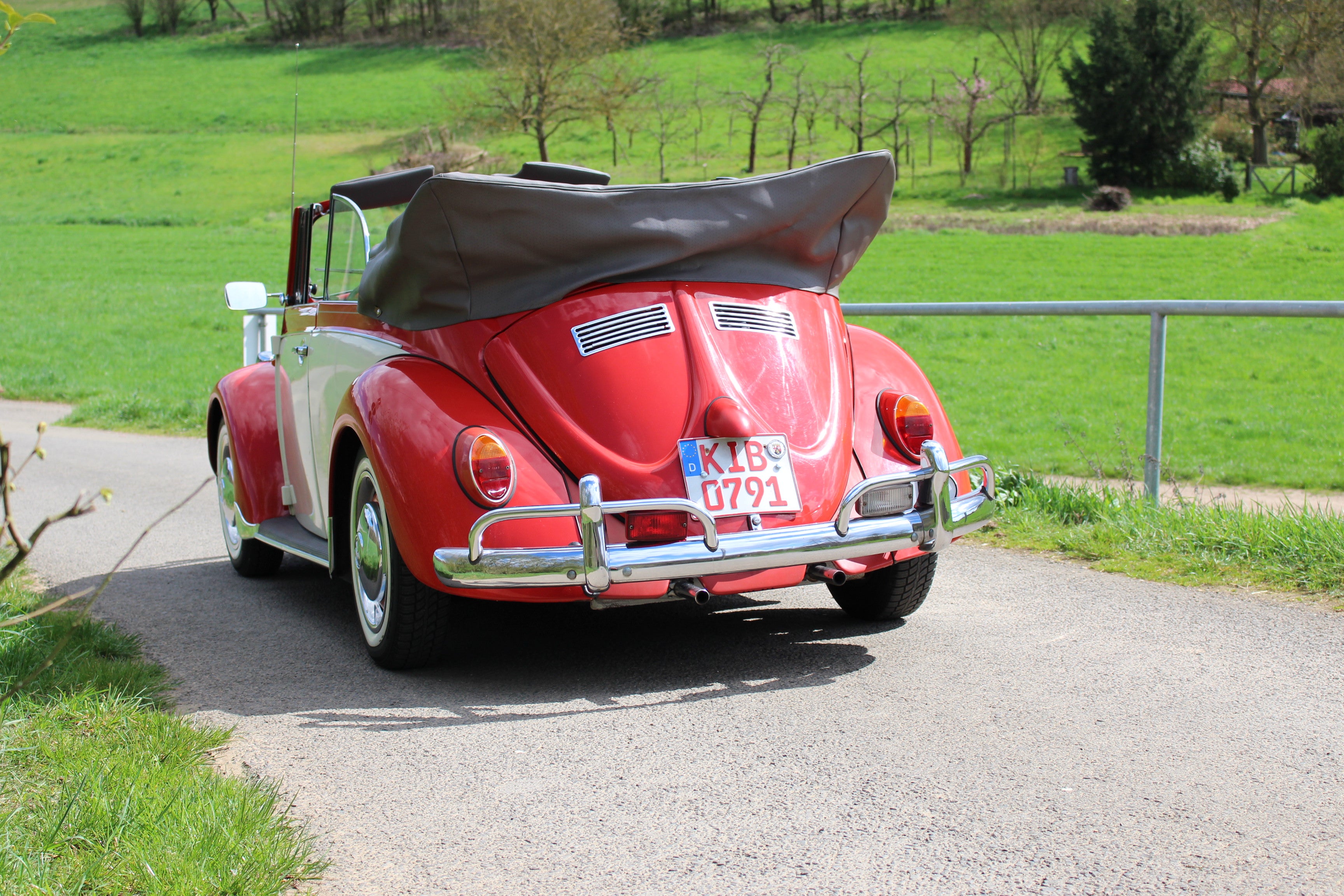 Oldtimer Mercedes Benz 230 / VW Käfer Cabrio – 3