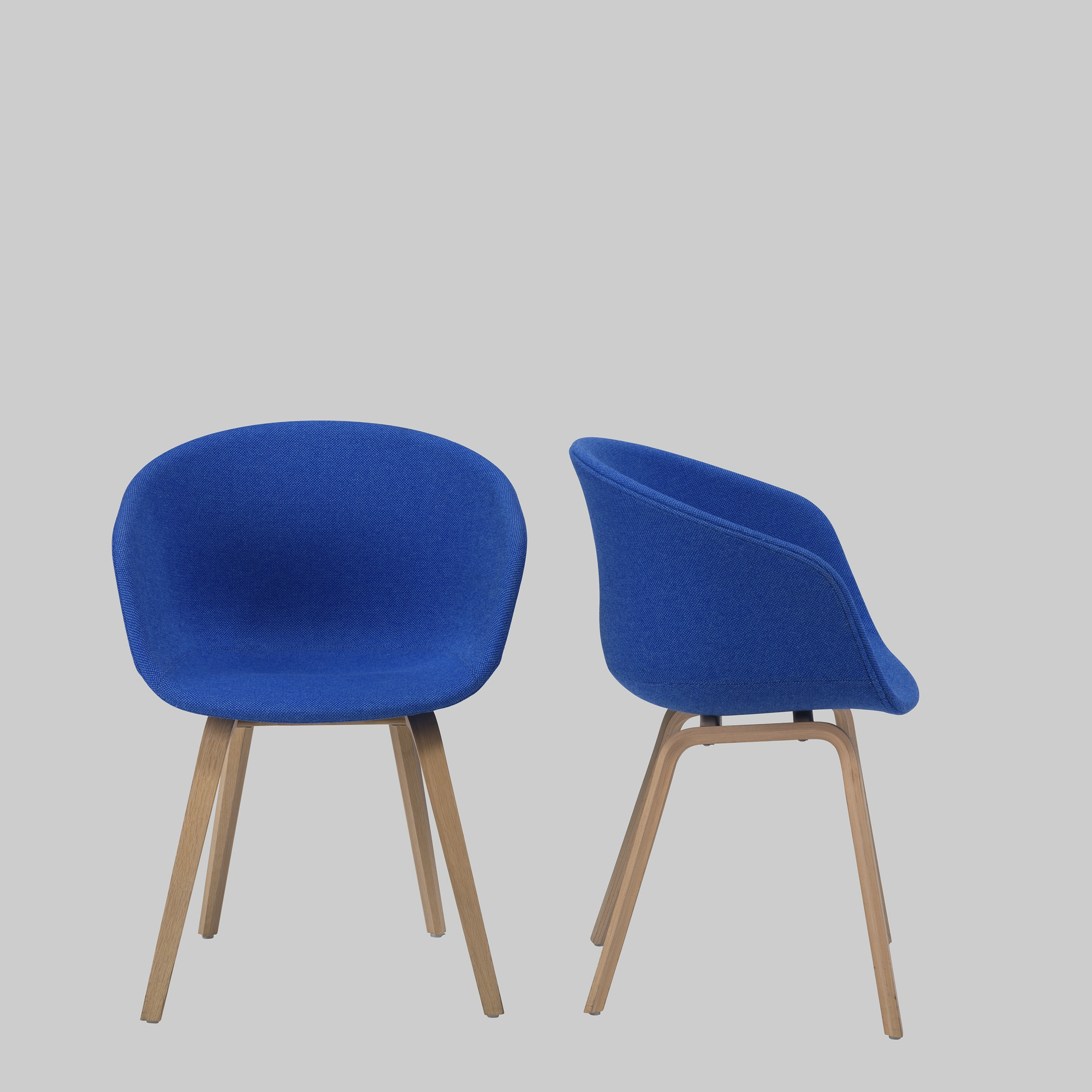 Stuhl ABOUT A CHAIR Dunkelblau-Hellblau / Eiche mieten bei ADEXPO