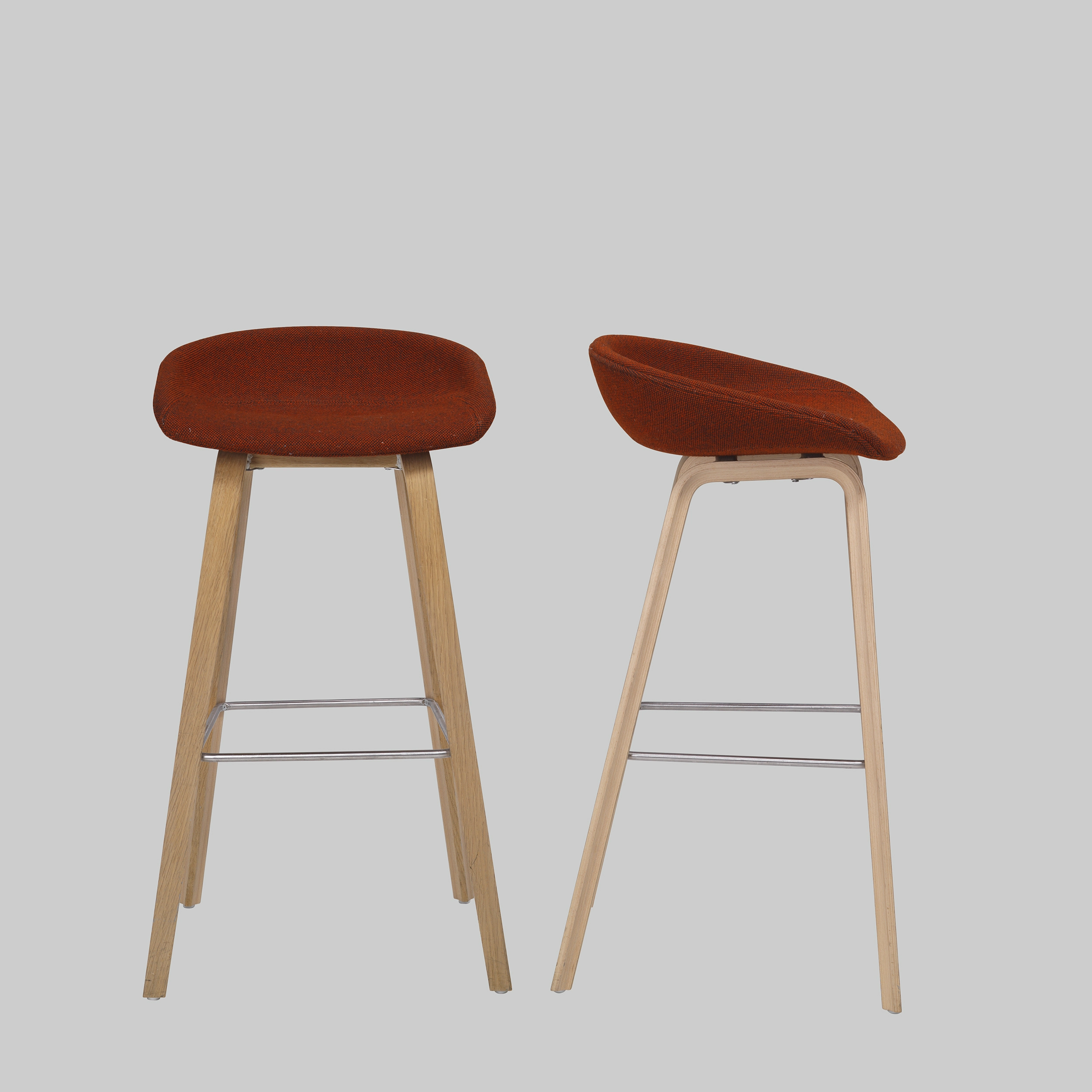 Barhocker ABOUT A BARSTOOL Rot-Schwarz / Eiche mieten bei ADEXPO