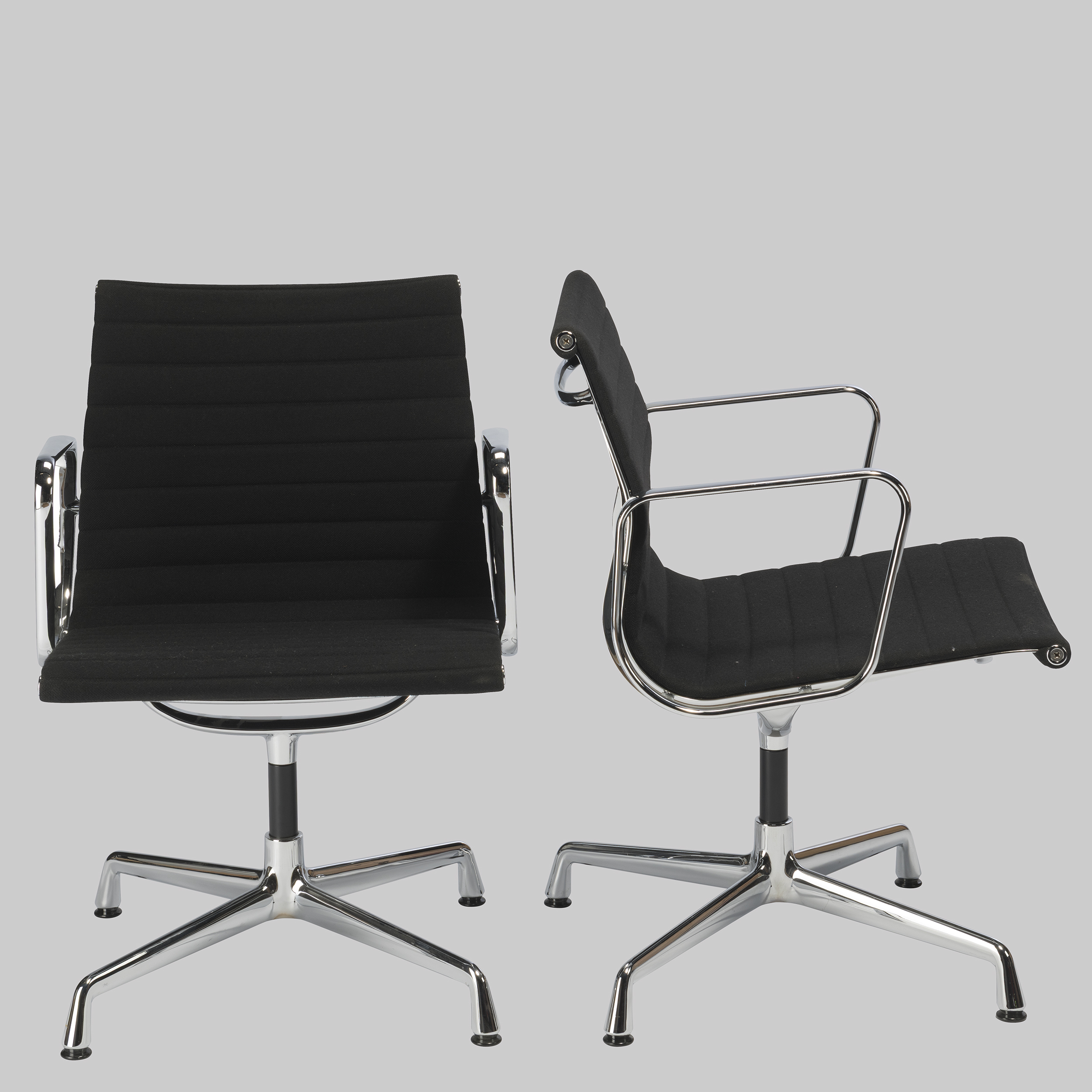 Konferenzstuhl VITRA EA107 Schwarz / Chrom mieten bei ADEXPO