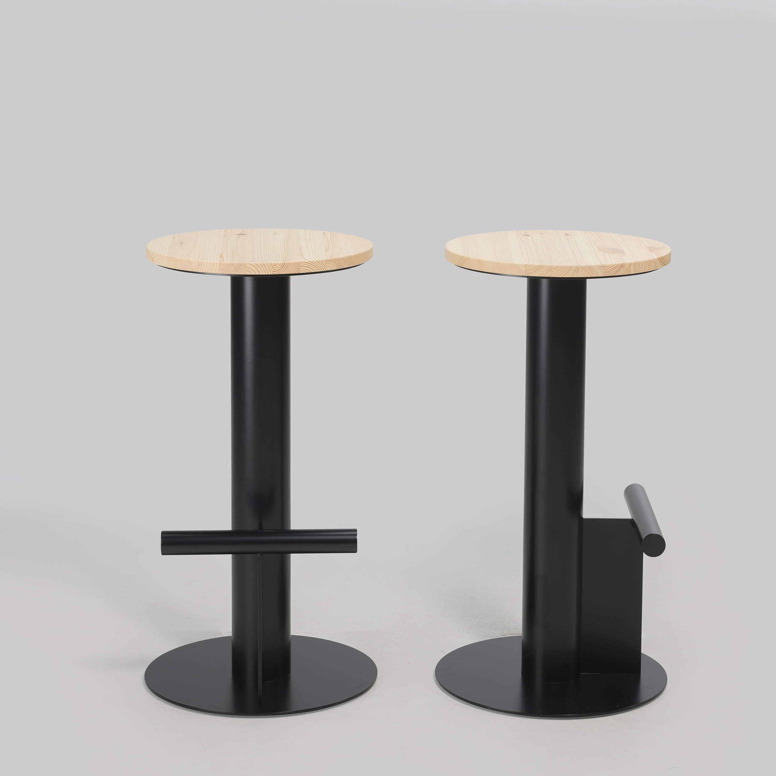 Barhocker POLE Kiefernholz / Schwarz mieten bei ADEXPO