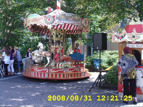 Karussell, Dampfkarussell Nostalgie, antikes Karussell, Kinderkarussell, Fahrgeschäft