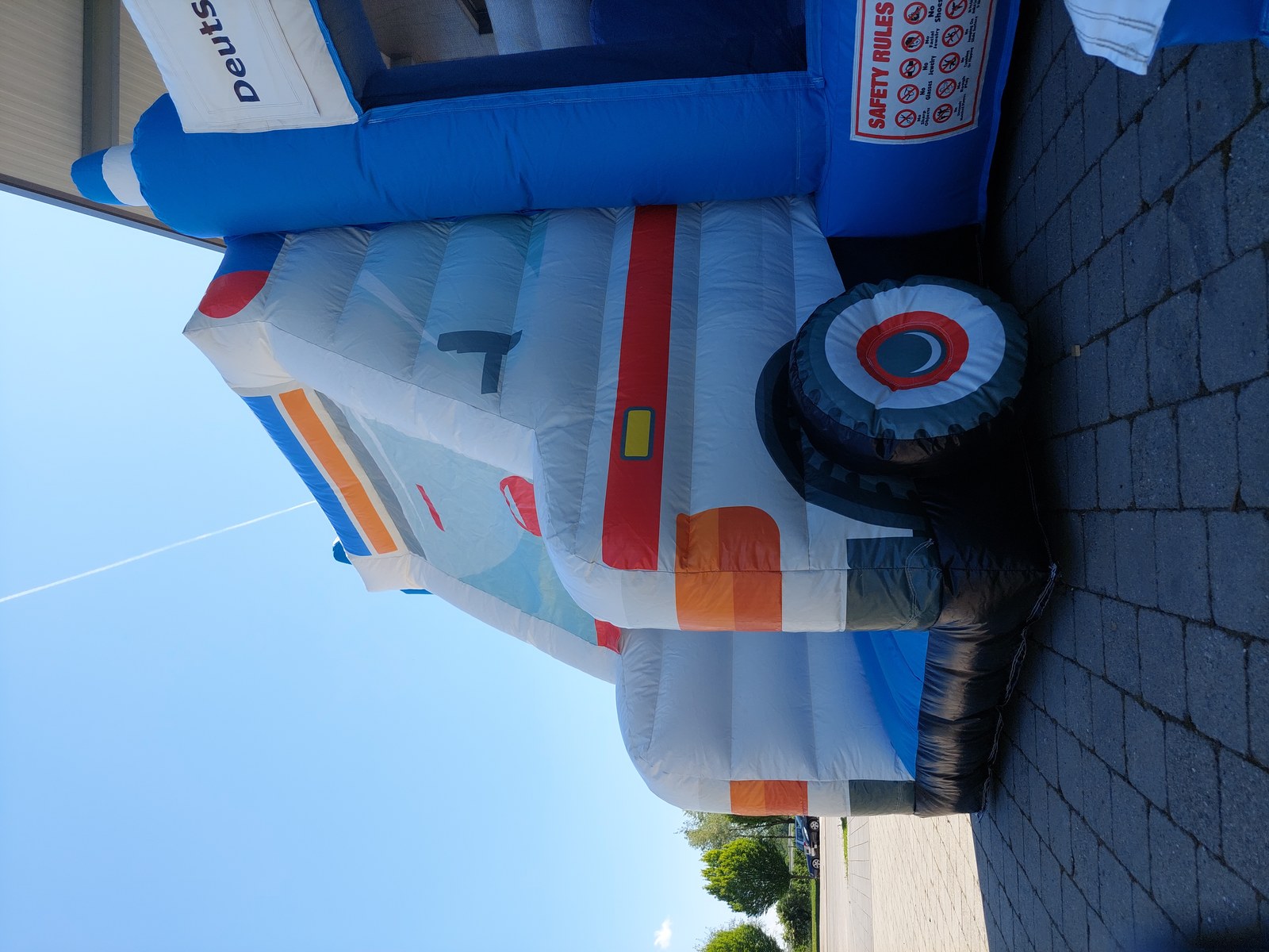 Hüpfburg "Rettungswagen" mieten in Salem – 3