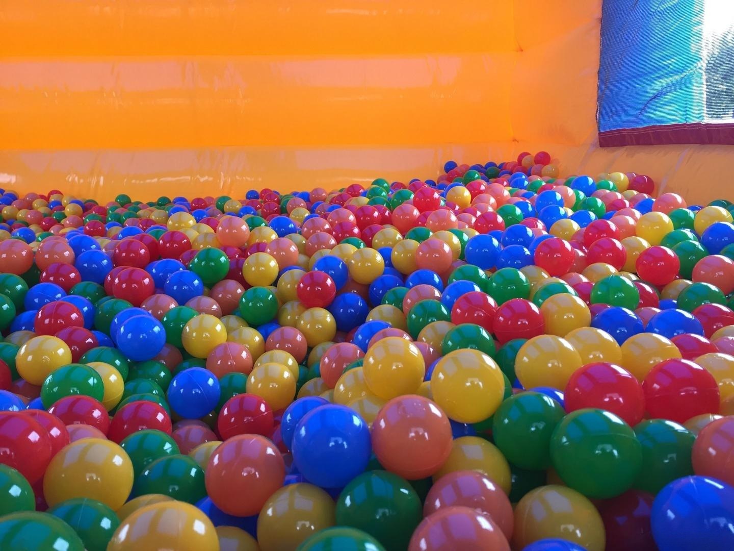 Bällebad "Zirkus" - 5m x 4m - weitere Modelle verfügbar mieten in Salem