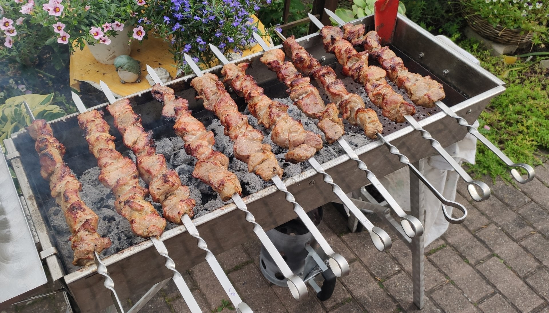 Catering mit Schaschlik | Hotdog | Pulled Pork Food Truck l Full-Service Angebot – 2