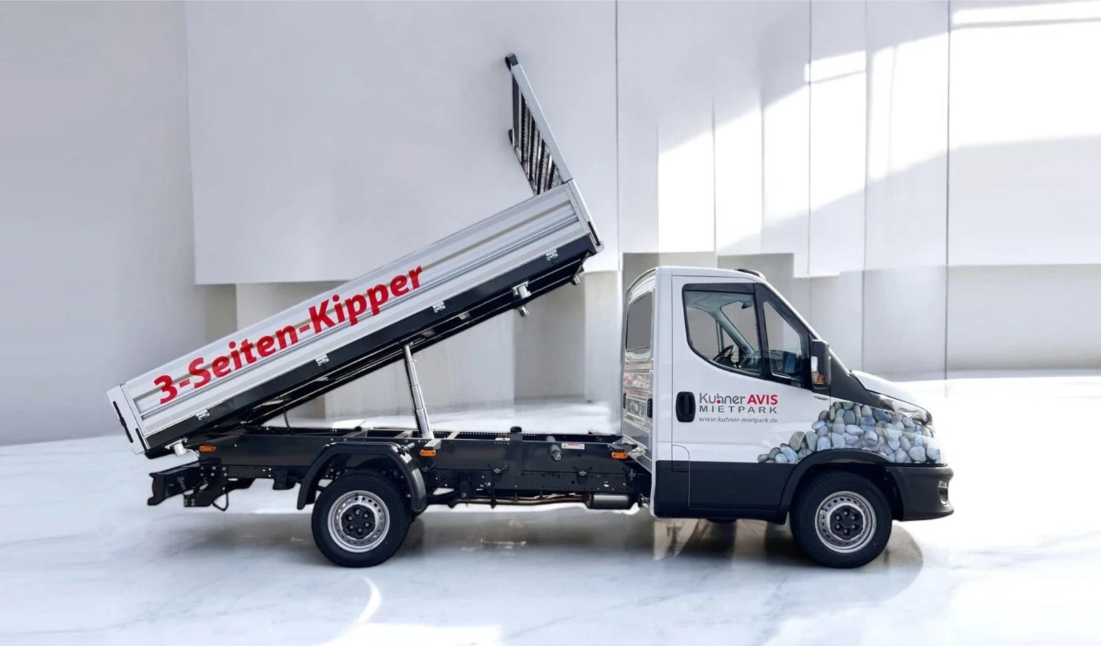 Spezialfahrzeug Gr. NG - 3,5to 3-Seiten Kipper mieten bei Kuhner AVIS Mietpark GmbH
