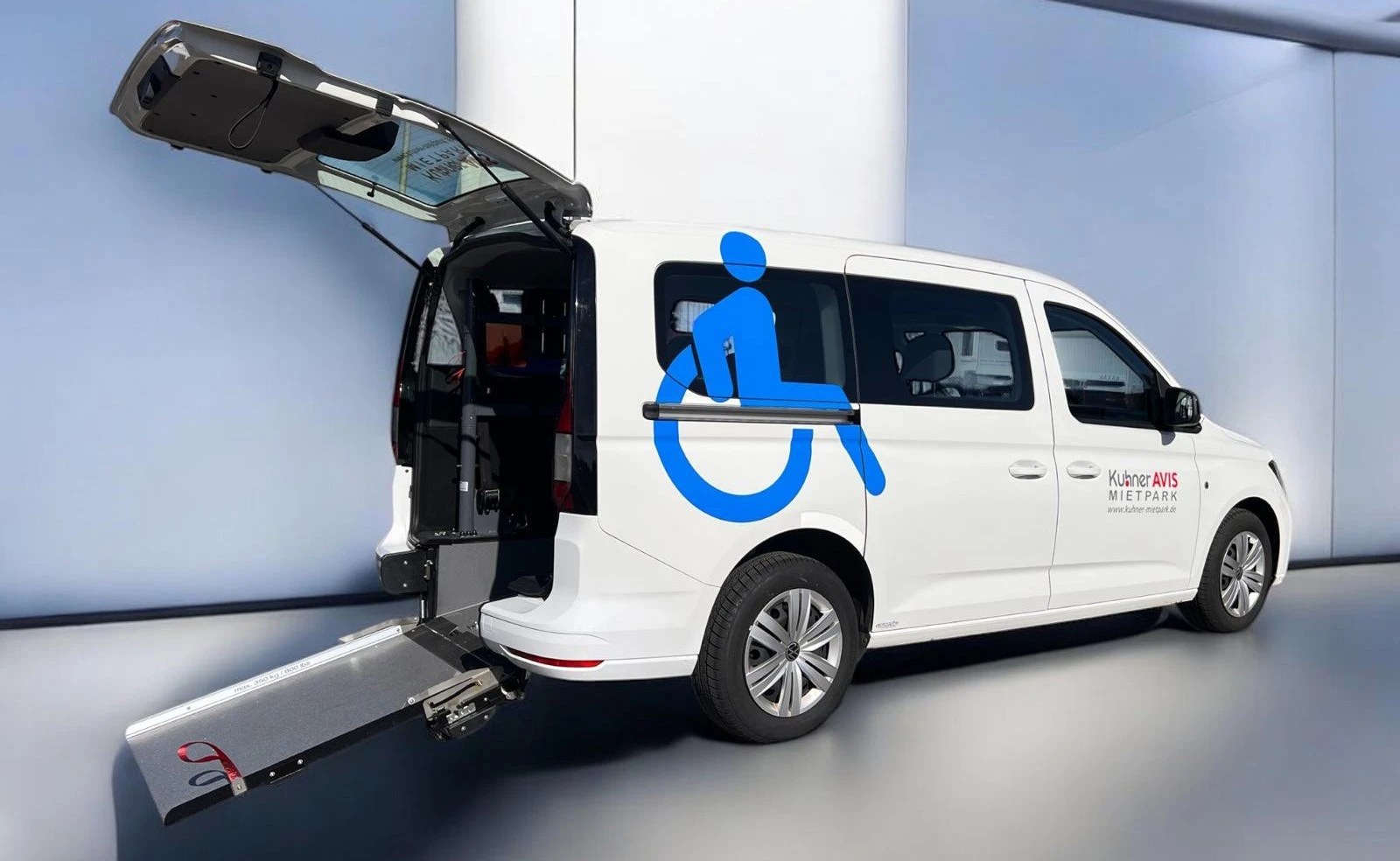 Behindertenfahrzeug Gr. OP - Rollstuhltransporter Gepäckstücke: 4 Koffer od. 1 R mieten