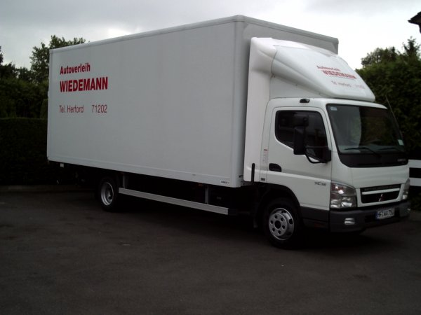 Transporter/LKW Gruppe E - 7,5t Koffer mit Hebebühne (XXL) mieten