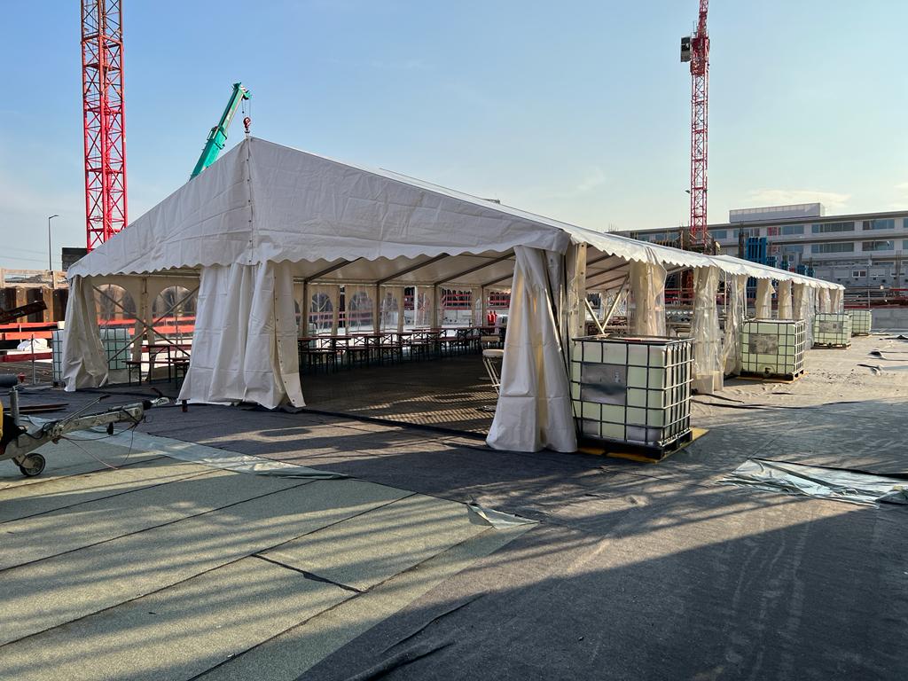 Beheizte Winterzelte, Zelte für Weihnachtsfeiern (20–500 PAX) – Komplettpakete mit Heizung, Bestuhlung, Licht & Sound. Alles aus einer Hand.