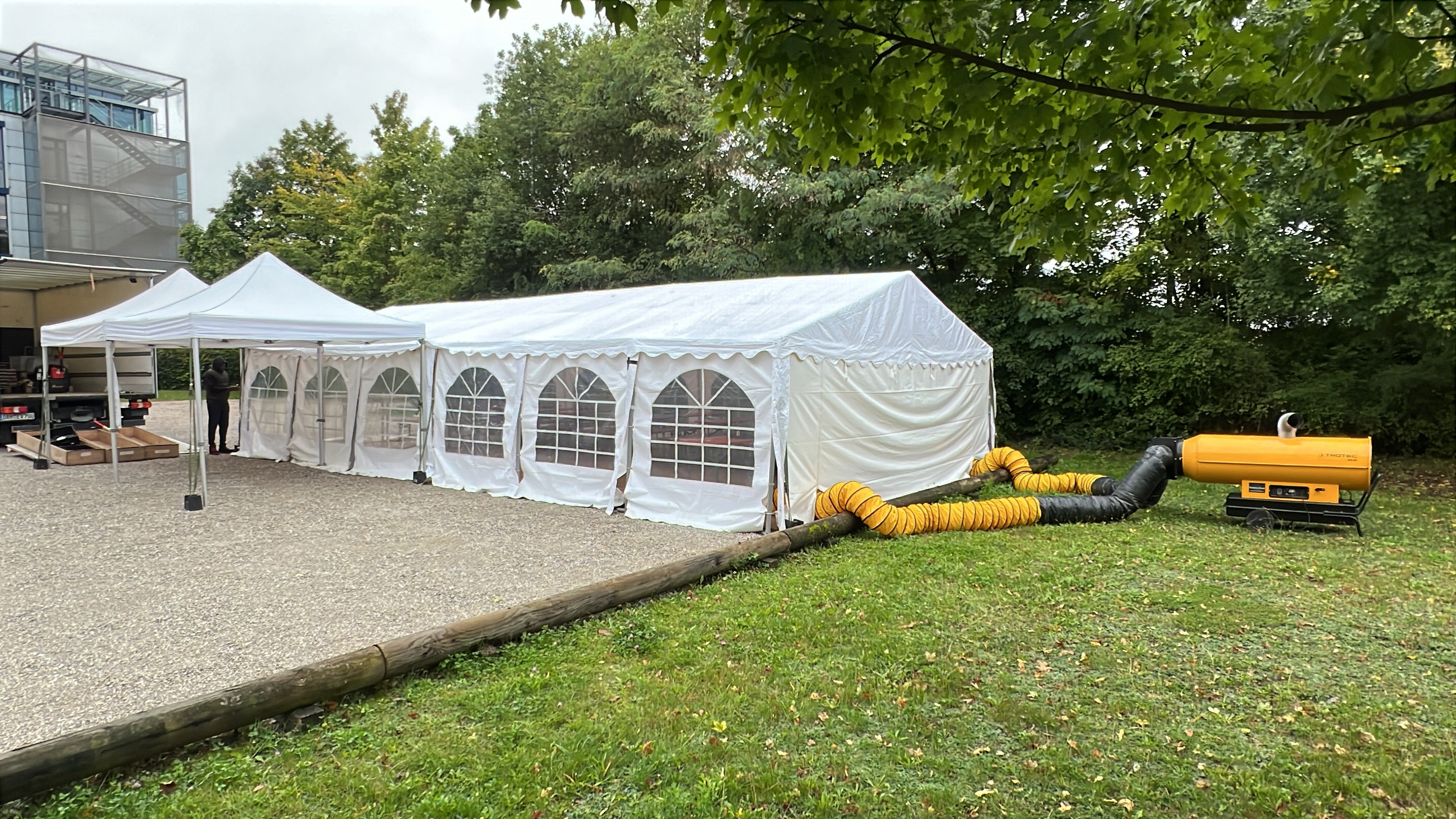 Gartenparty bis 200 Personen inkl. Boden und Zeltheizung (beheizt bis 30 Grad)
