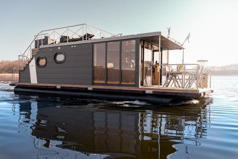 my Seahouse 2 Luxus Hausboot mieten auf der Mecklenburgischen Seenplatte! Führerscheinfrei