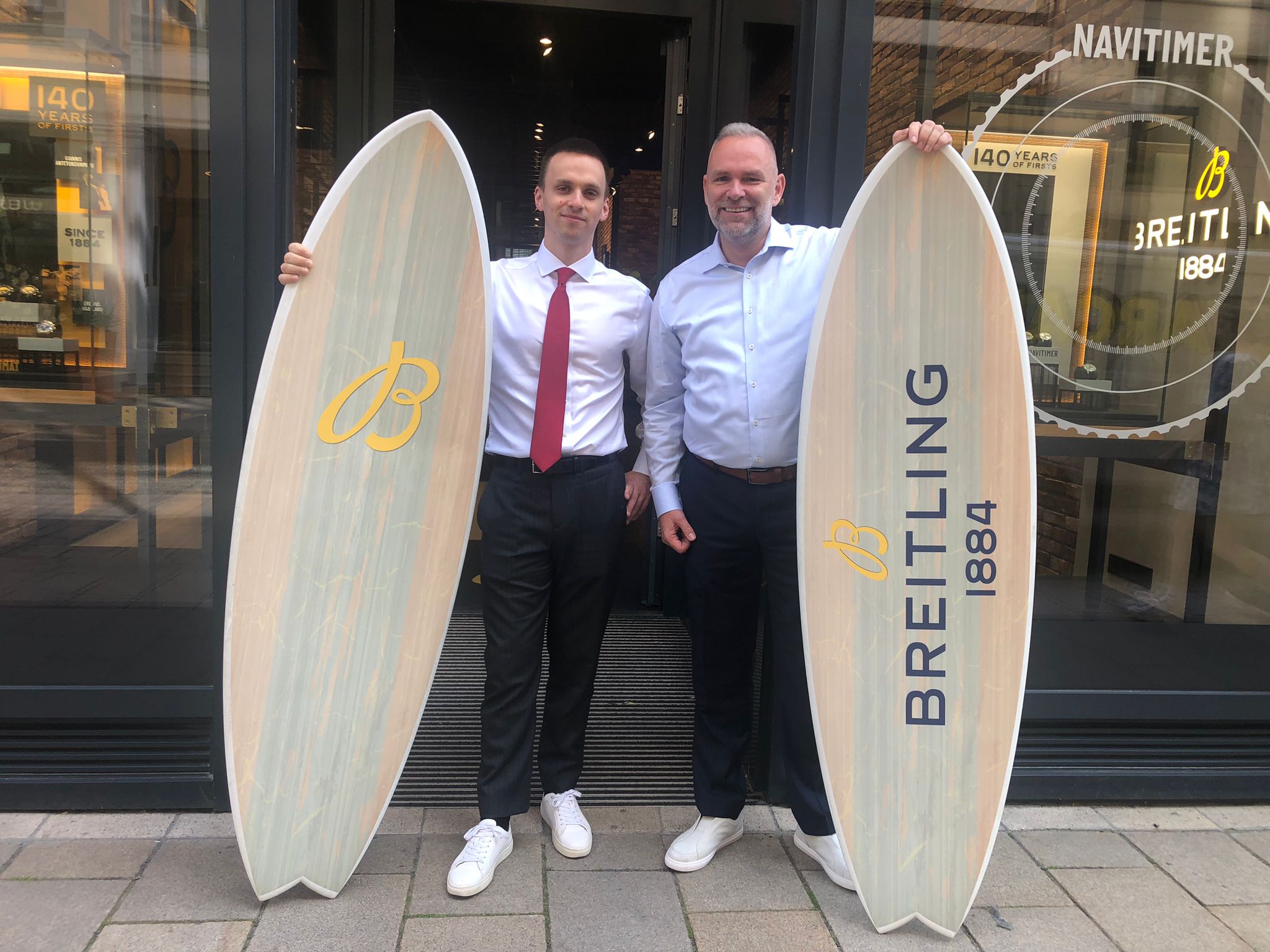 Profi Surf-Simulator mieten – Weltweit exklusive Steuerung & Full Branding – 3