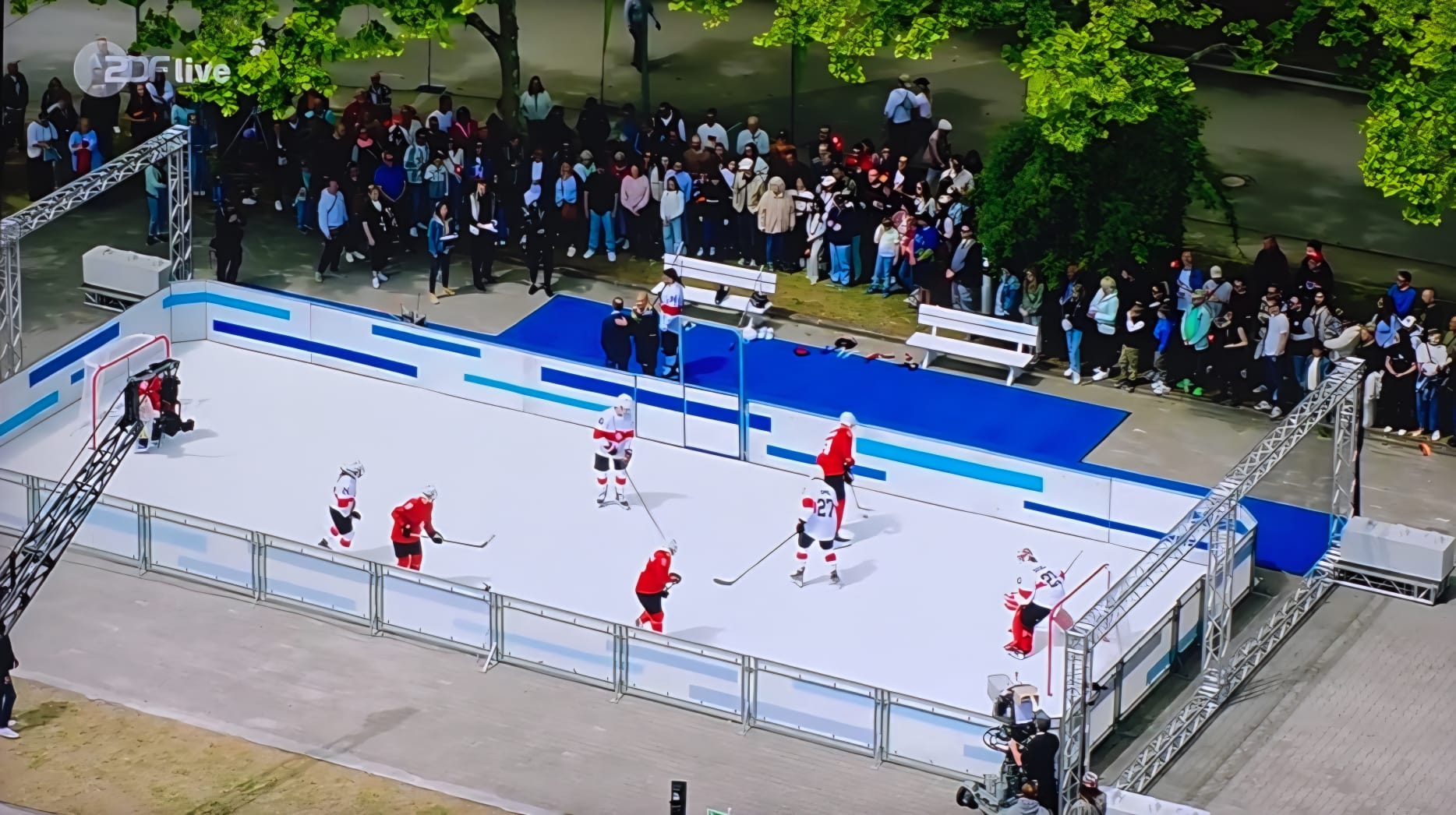 mobile Eisfläche, Eishockeyfläche, Kunsteisbahn, Kunststoffeisbahn, Eislaufbahn mieten – 2