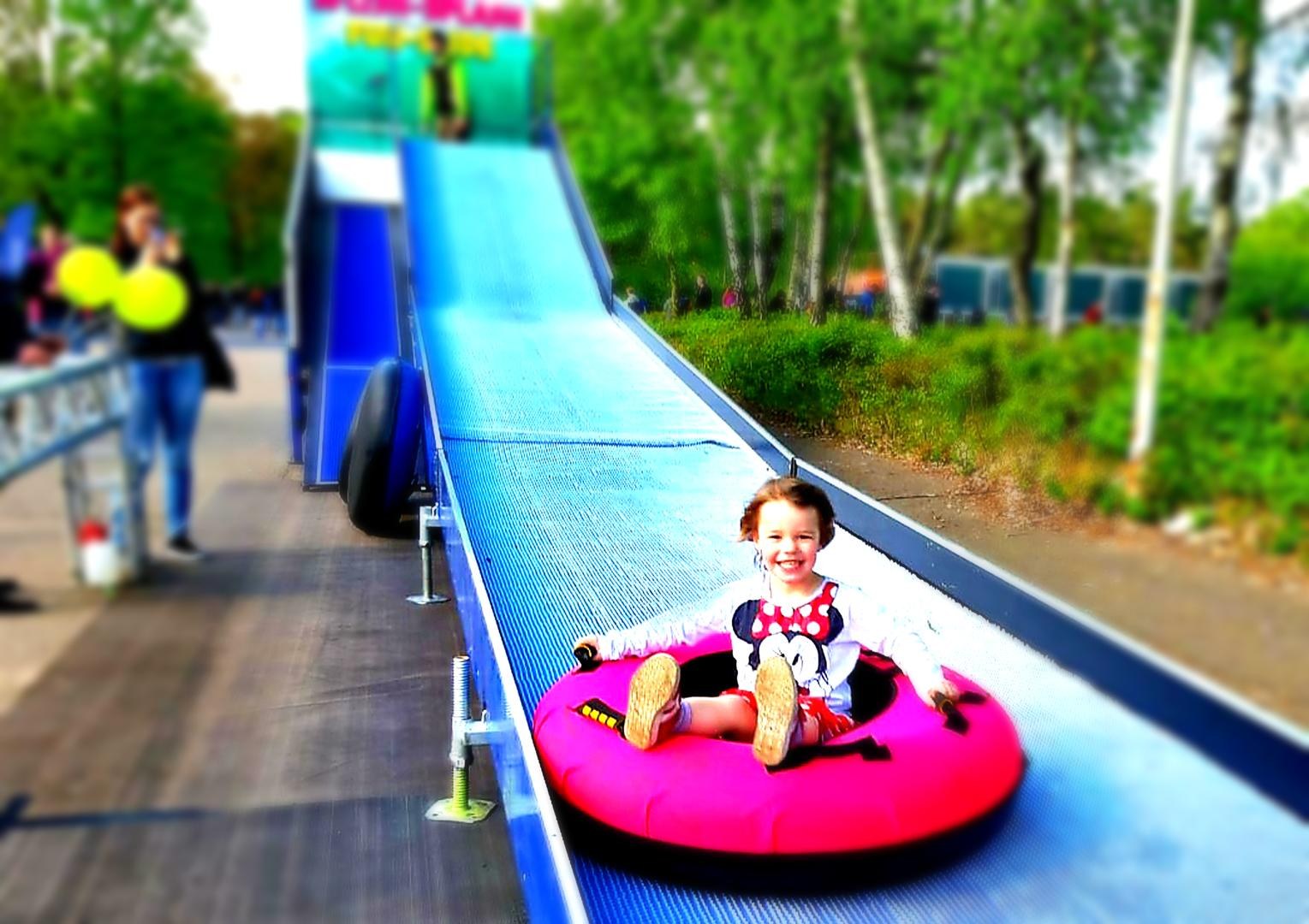 Fun Slide – mobile Sommerrodelbahn– Co2 neutral - Tubingbahn - Reifenr mieten in Bramsche
