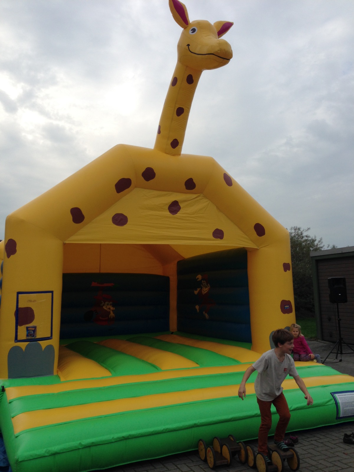 Hüpfburg „Profi“ Giraffe mieten bei TOBERLAND, Inhaber Christian Duit