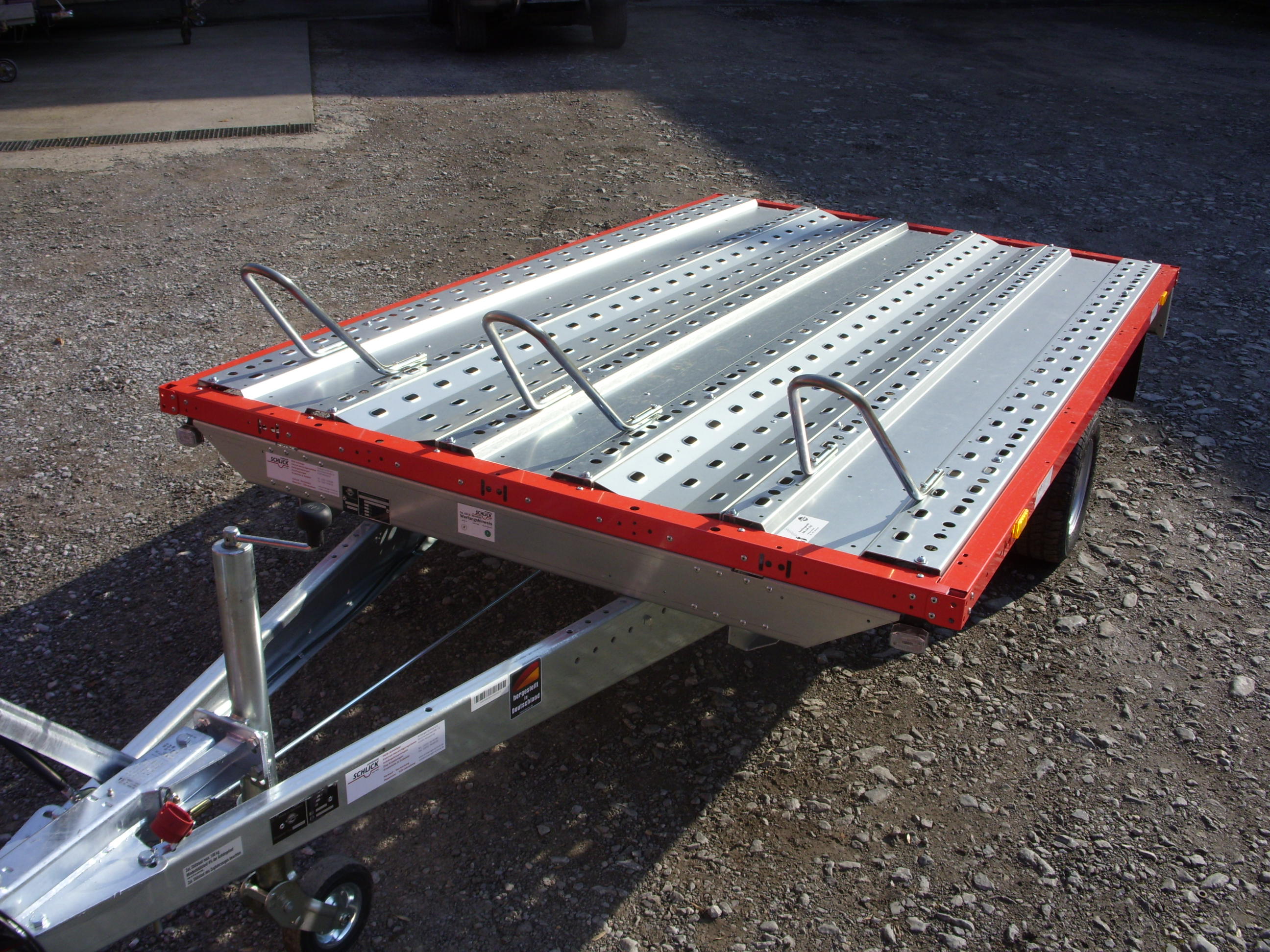 Mietanhaenger Gruppe O (1500 kg) Motorradtransporter 100 km/h, 3 Maschinen mieten