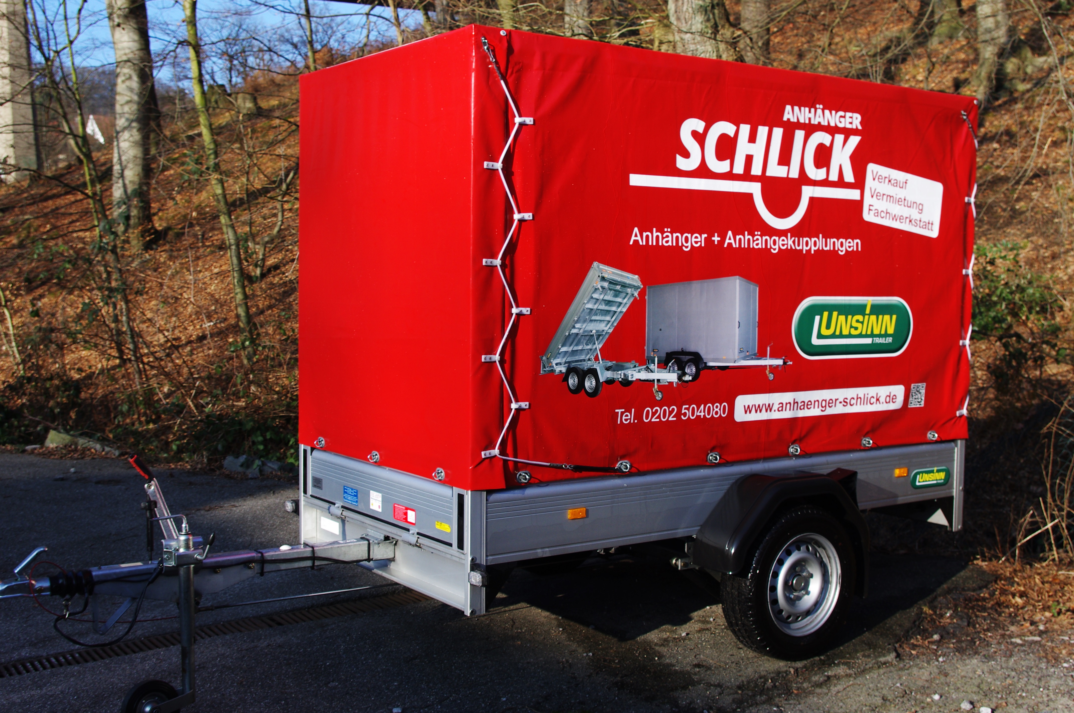Mietanhaenger Gruppe C (1300 kg) Hochplane 100 km/h, 250 x 126 x 160 cm mieten