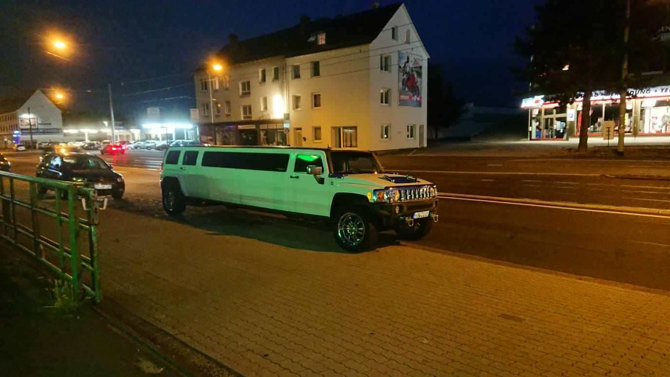 Stretchlimousine Hummer H3 ,Chrysler C 300 ,Oldtimer Mercedes Seb 280 Coupe,Oldtimer Mercedes SL Pagode,Hochzeitsfahrzeug,Hochzeitsauto,Hochzeit,Junggesellen,Junggesellin,Limousine,Limofahrt,Shuttle,D – 4