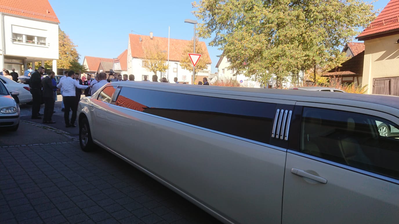 Stretchlimousine Chrysler C 300 , Hummer H 3 , Oldtimer Mercedes Seb 280 , Oldtimer Mercedes SL Pagode,Hochzeitsauto,Junggesellen,Junggesellin,Geburtstag,Party,Hochzeitsfahrzeug,Hochzeit,Limousine,Lim – 2