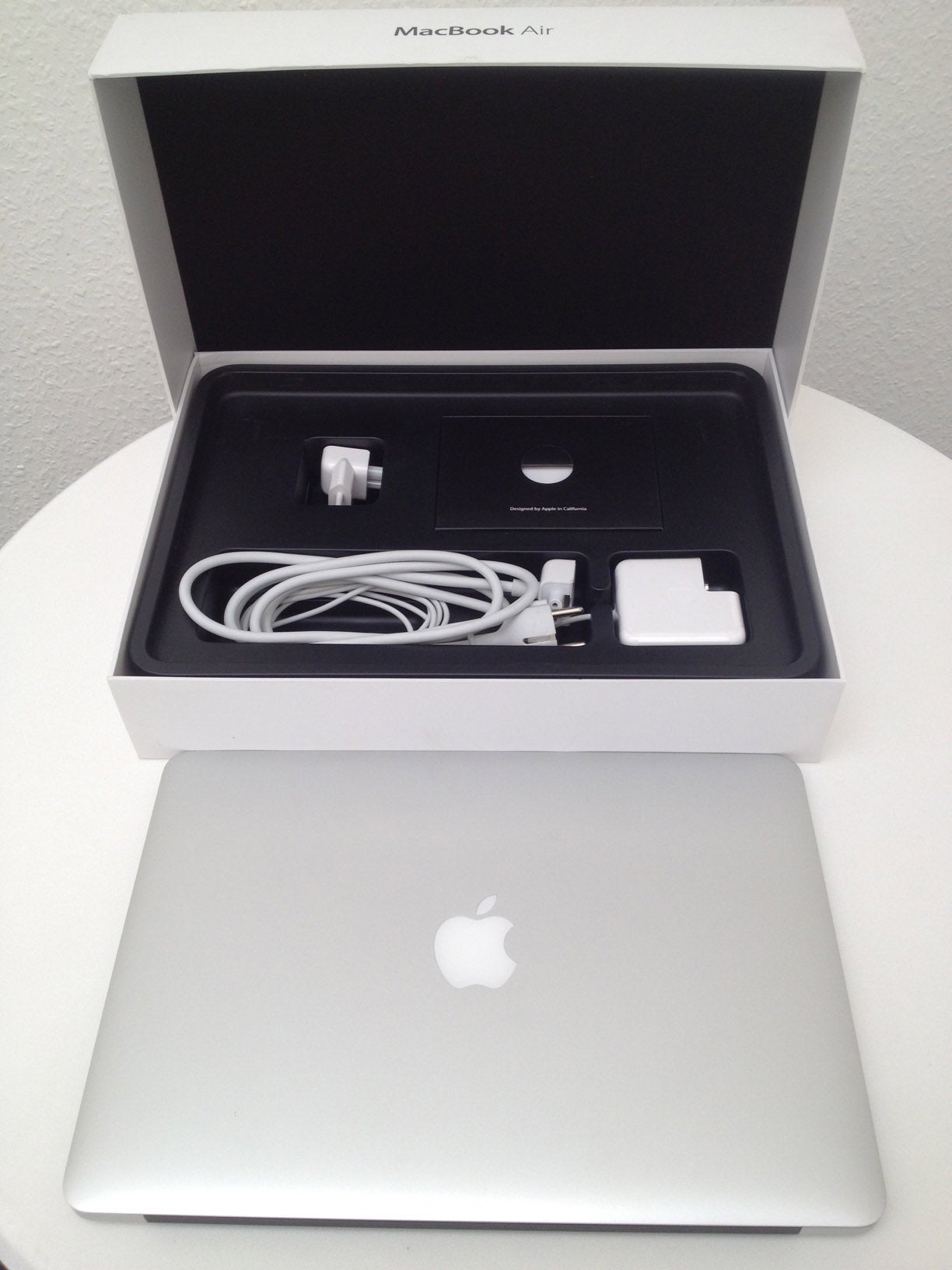 Apple MacBook Air 13,3" inklusive HDMI-Adapter – 2