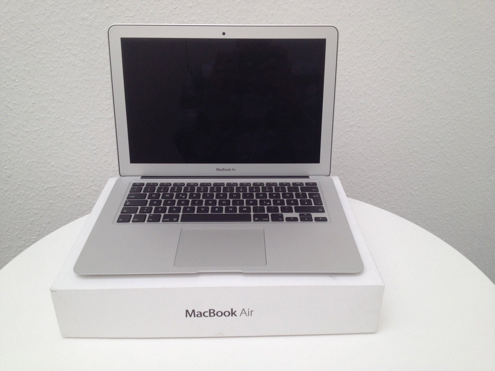 Apple MacBook Air 13,3", inkl. HDMI Adapter