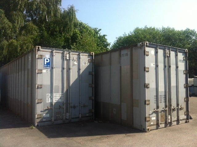 2 x Container 28 qm