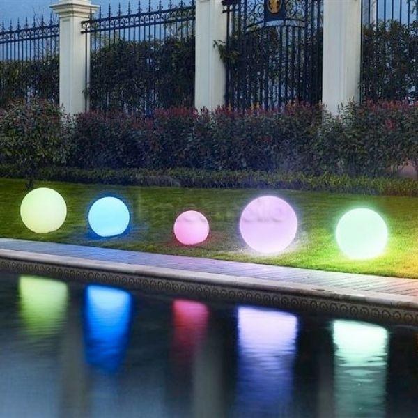 Leuchtkugel / Schwimmkugel 50cm mit Akku und LED mieten in Chemnitz
