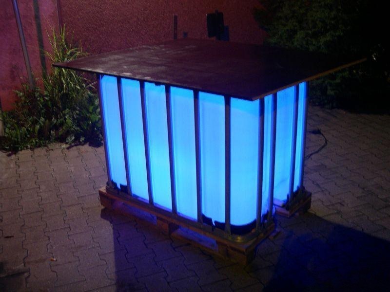 Stehtisch Beleuchtet mit LED 1,00*1,40m mieten in Chemnitz