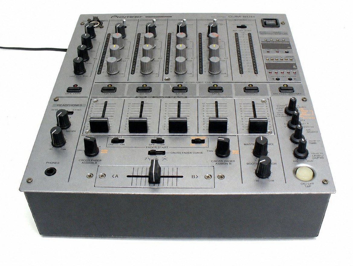 Pioneer DJM 600 mieten in Chemnitz